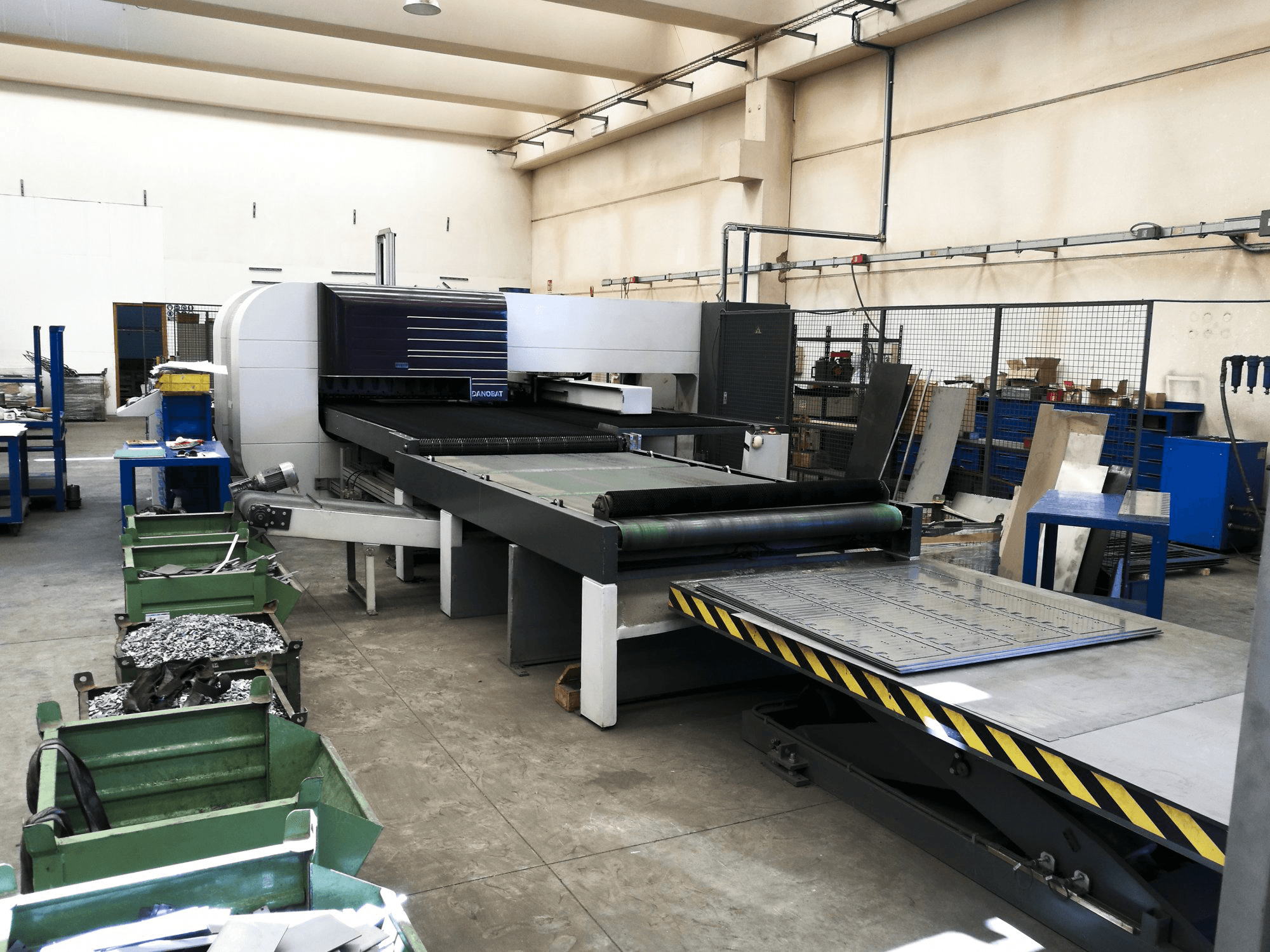 Levý pohled na DANOBAT Cupra 30 stroj