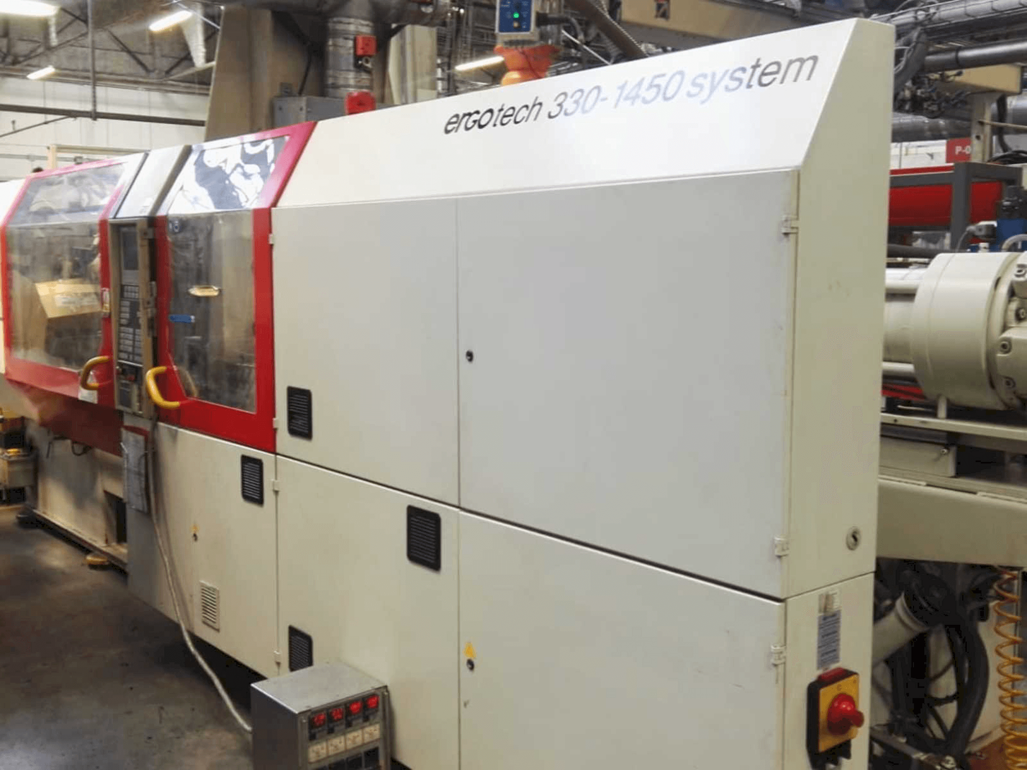 Čelní pohled na DEMAG Ergotech 330-1450 system stroj