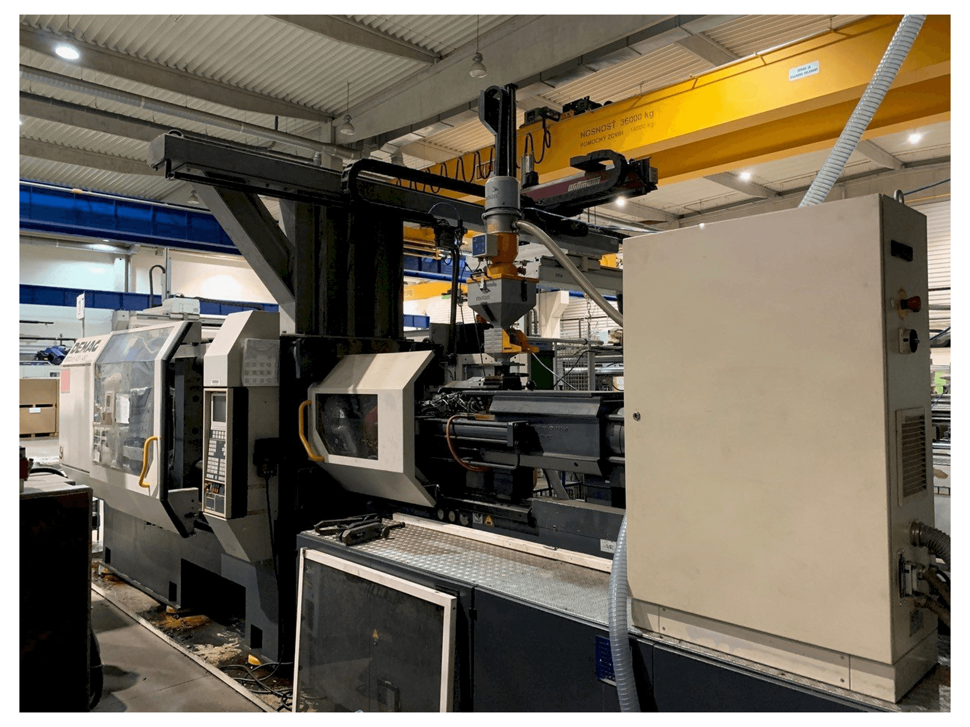 Čelní pohled na DEMAG Ergotech 4200-1450 stroj