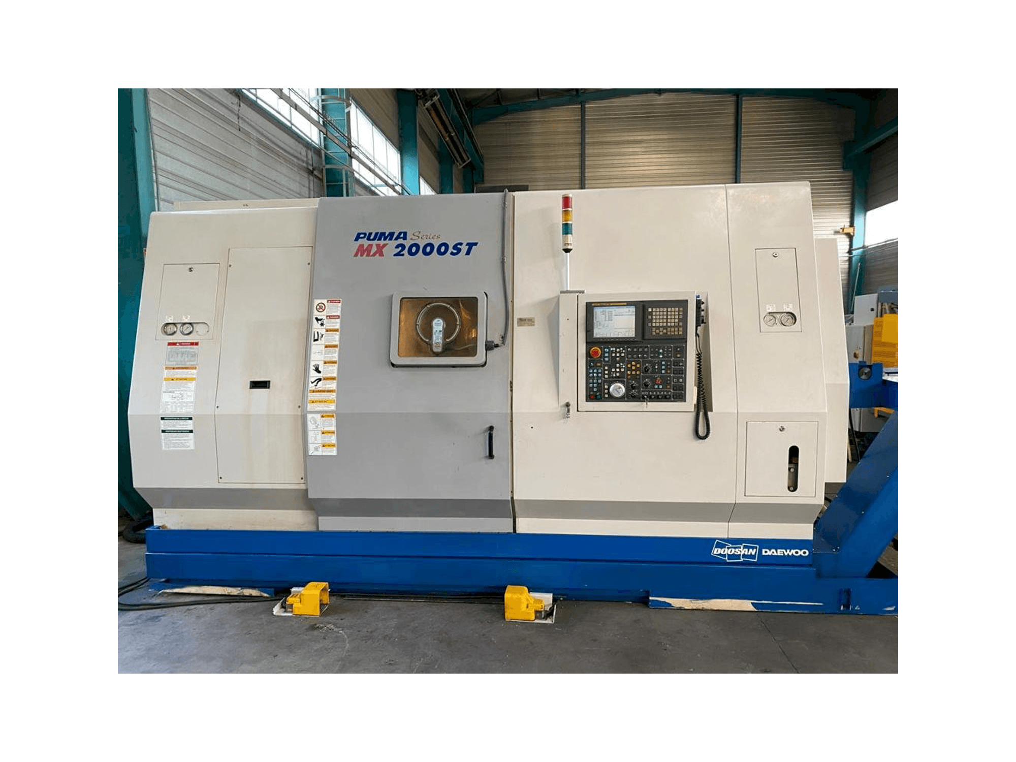 Čelní pohled na Doosan PUMA MX 2000 ST stroj