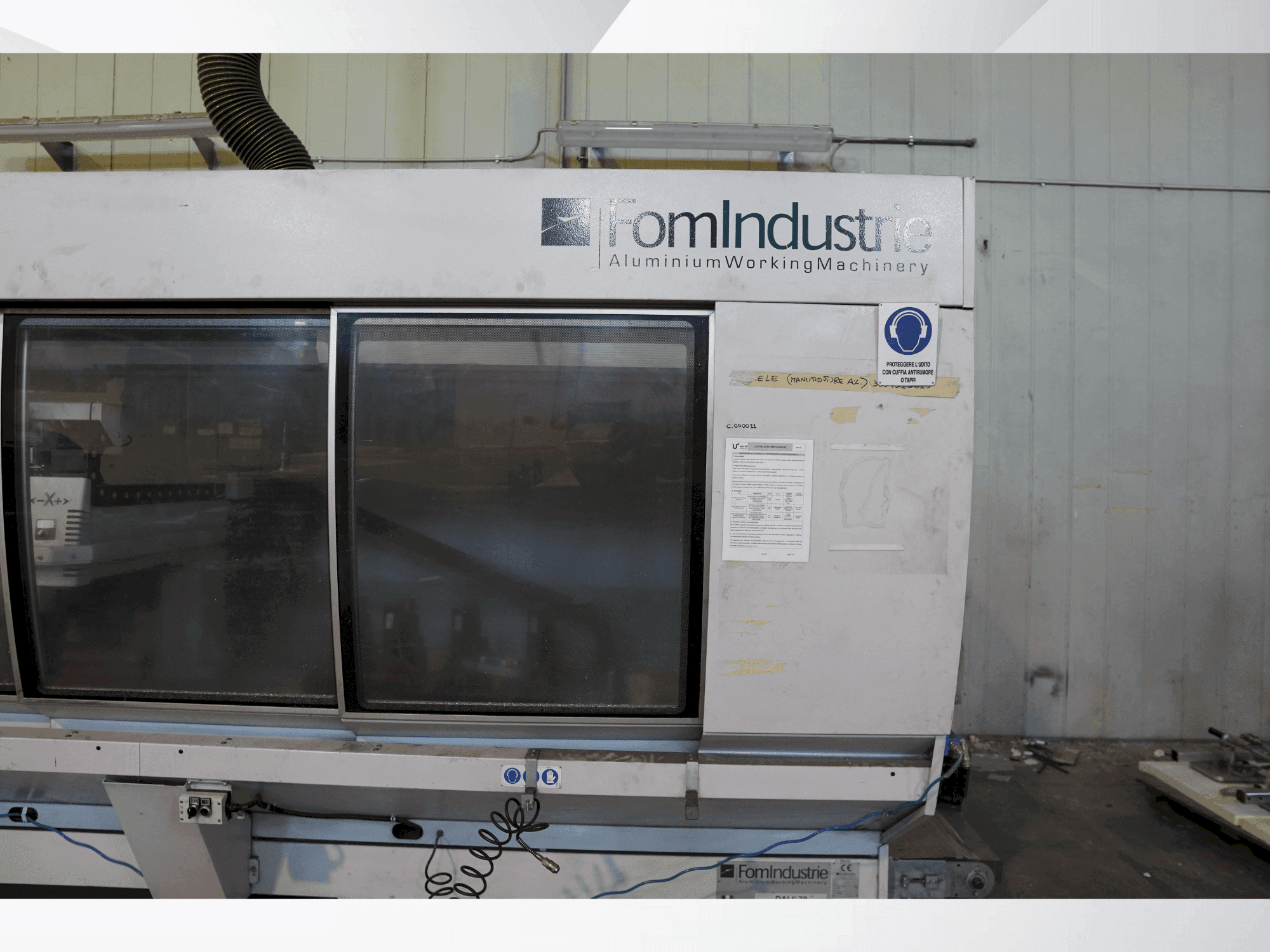 Čelní pohled na FomIndustrie DALI 70 stroj