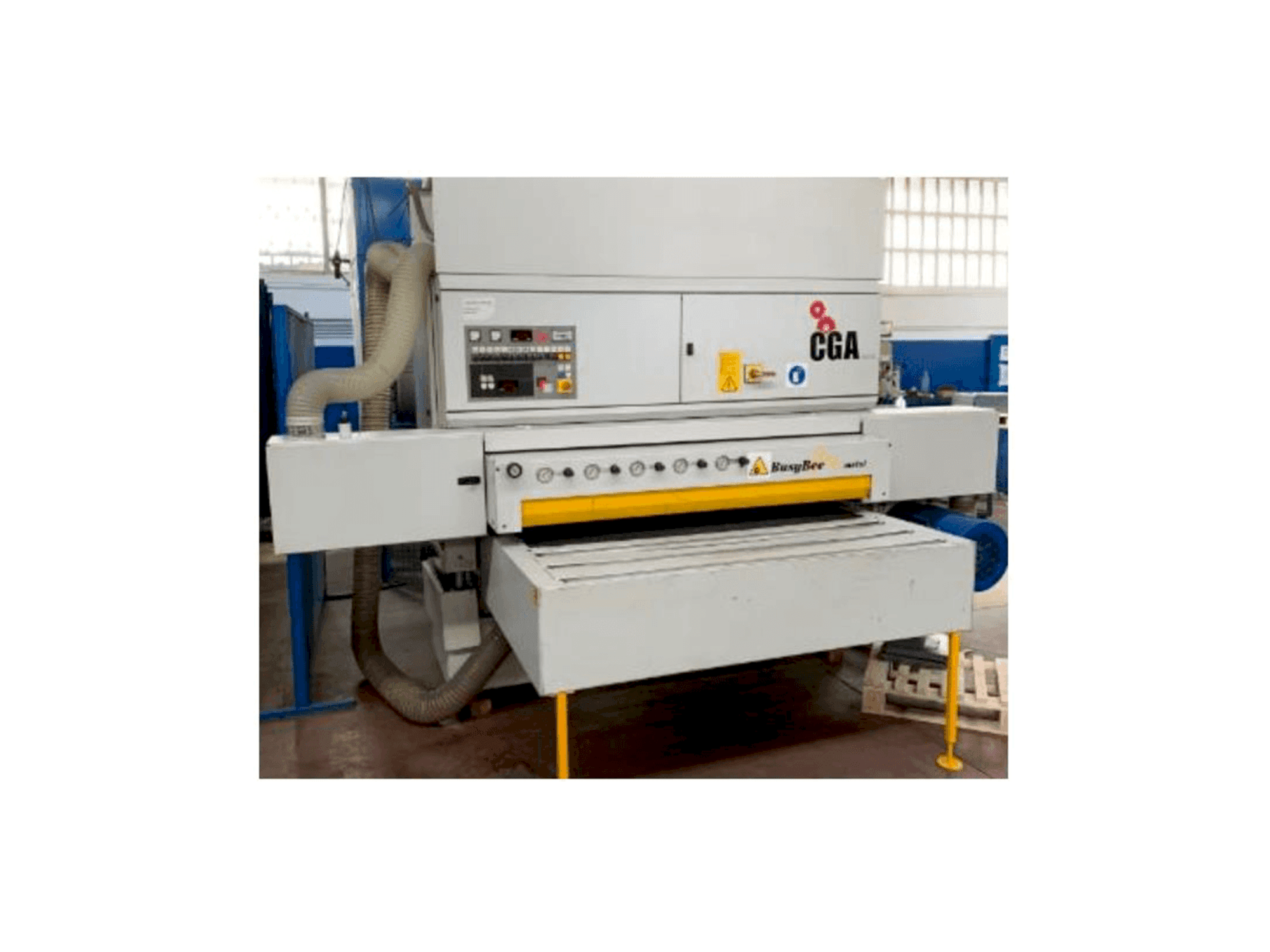 Čelní pohled na CGA BUSY BEE 1600/33-2020 stroj