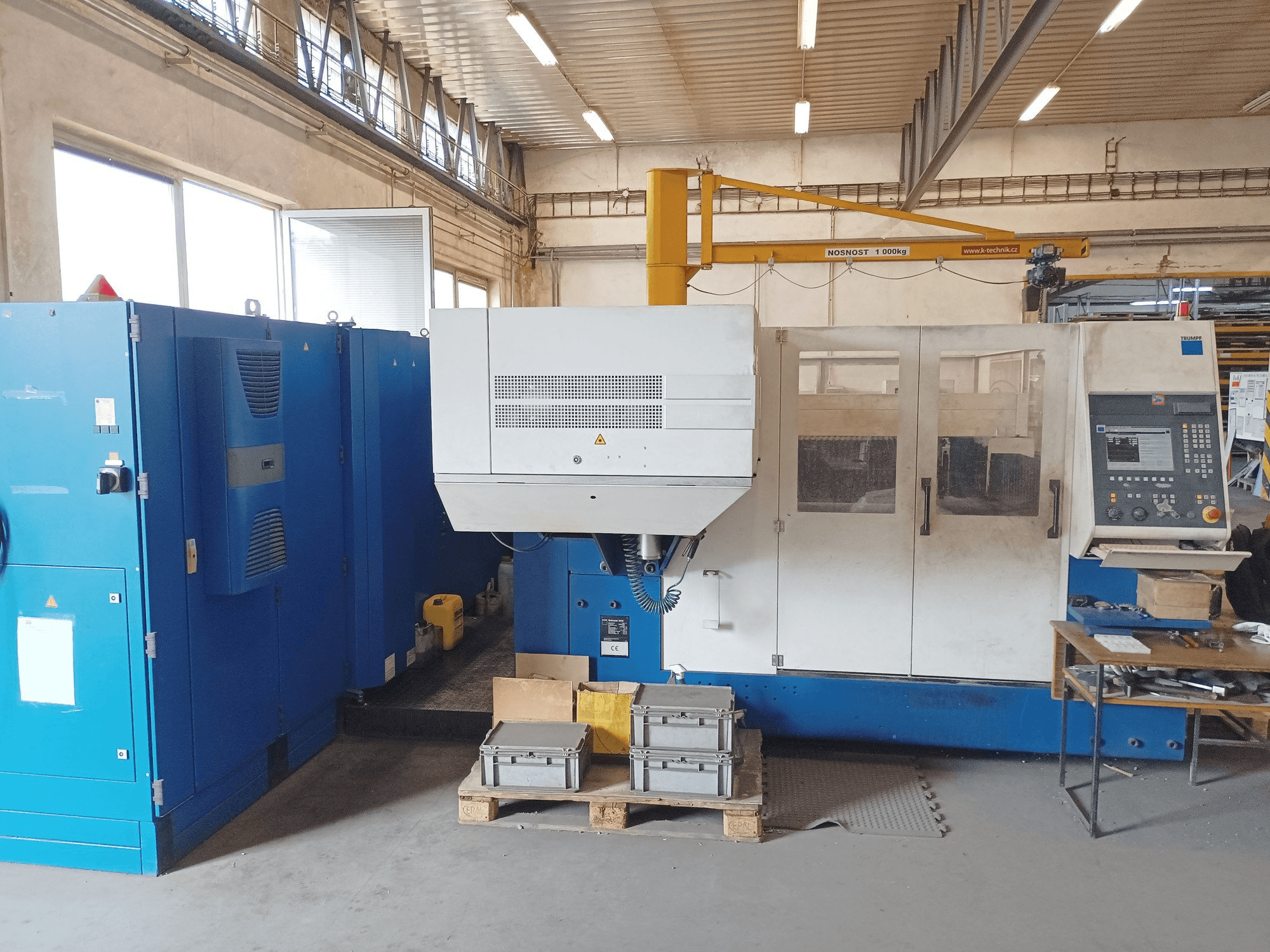 Čelní pohled na TRUMPF Trulaser 3030 stroj
