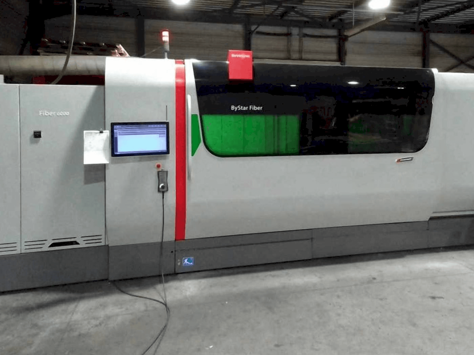 Čelní pohled na Bystronic Bystar 3015 6KW Fiber stroj
