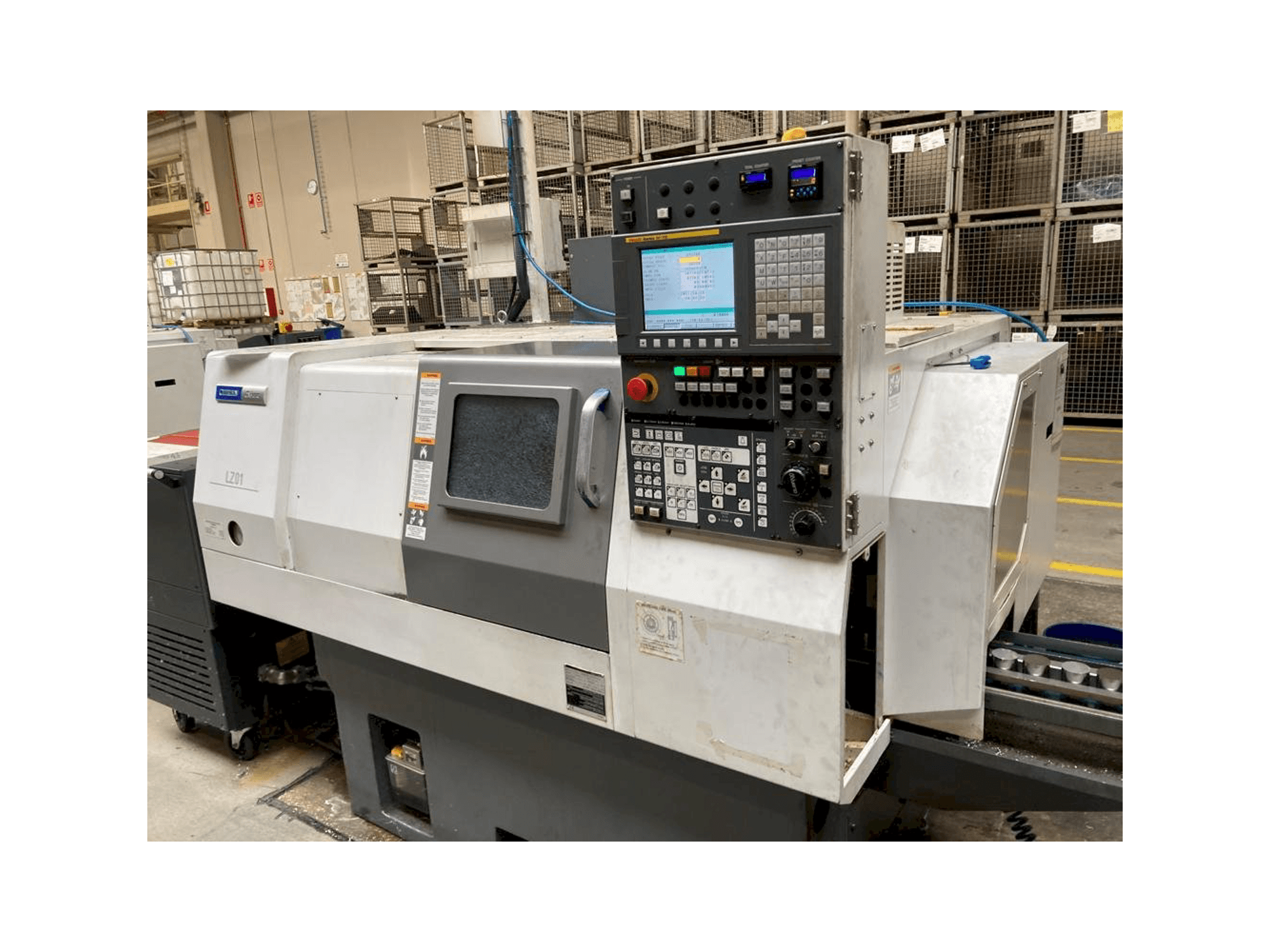 Čelní pohled na Miyano LZ-01RY2 stroj