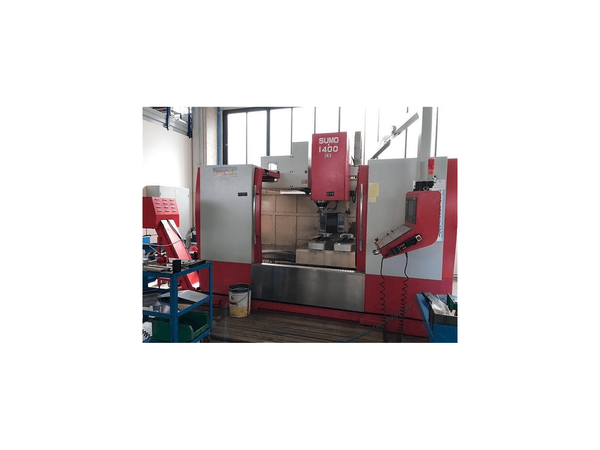 Čelní pohled na Eumach SUMO 1400 stroj