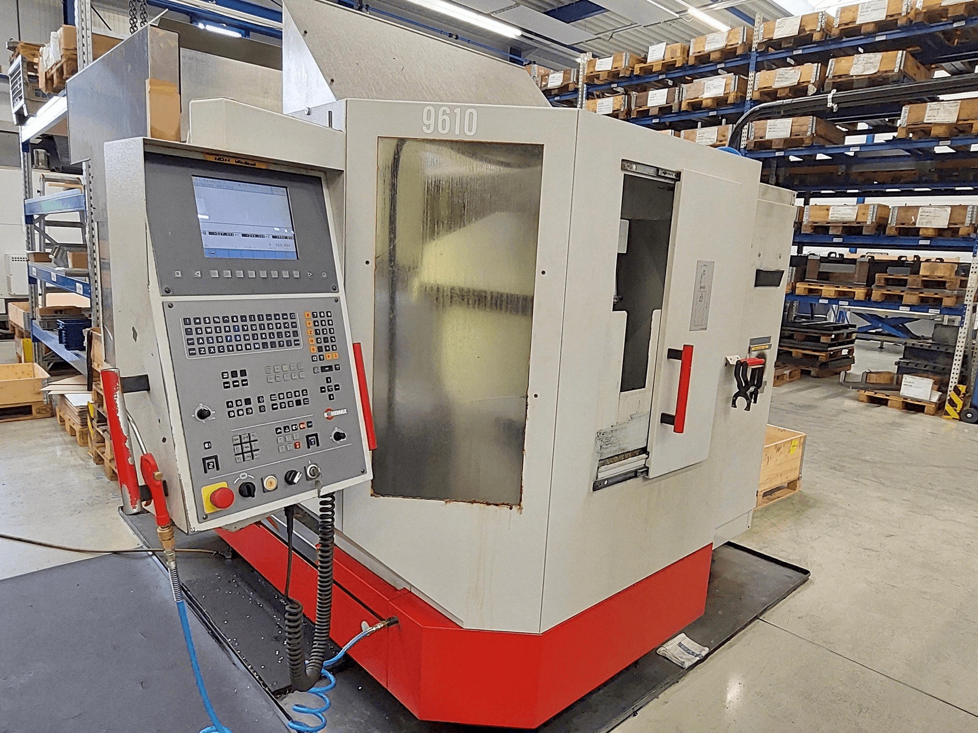 Čelní pohled na HERMLE U 630 T stroj