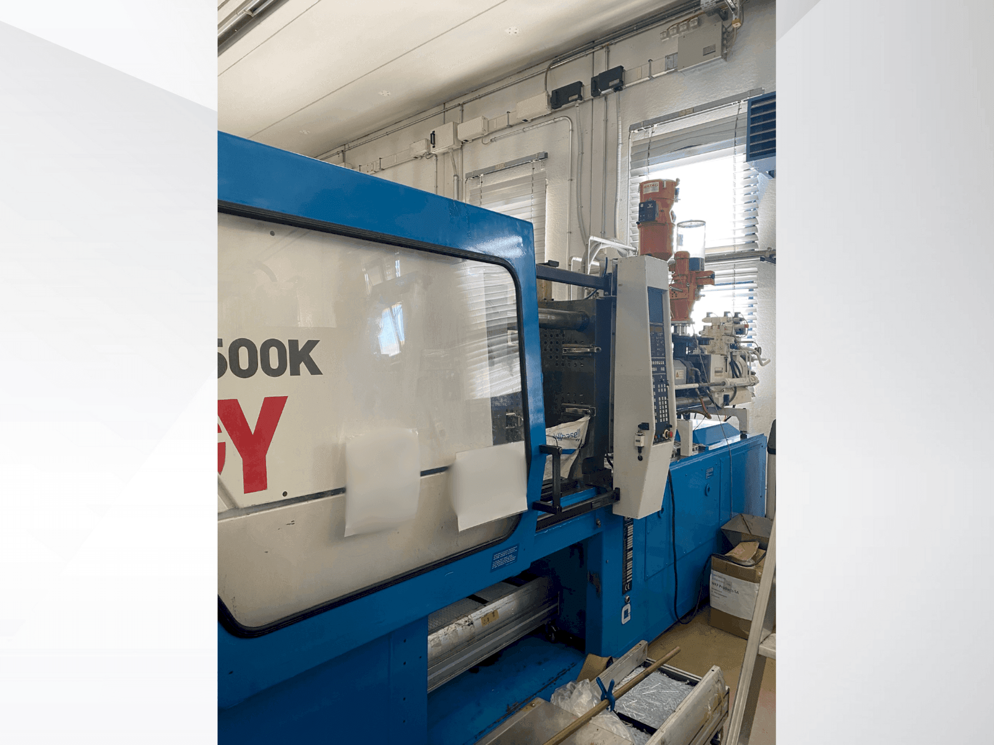 Čelní pohled na Netstal S-1500K-460 stroj