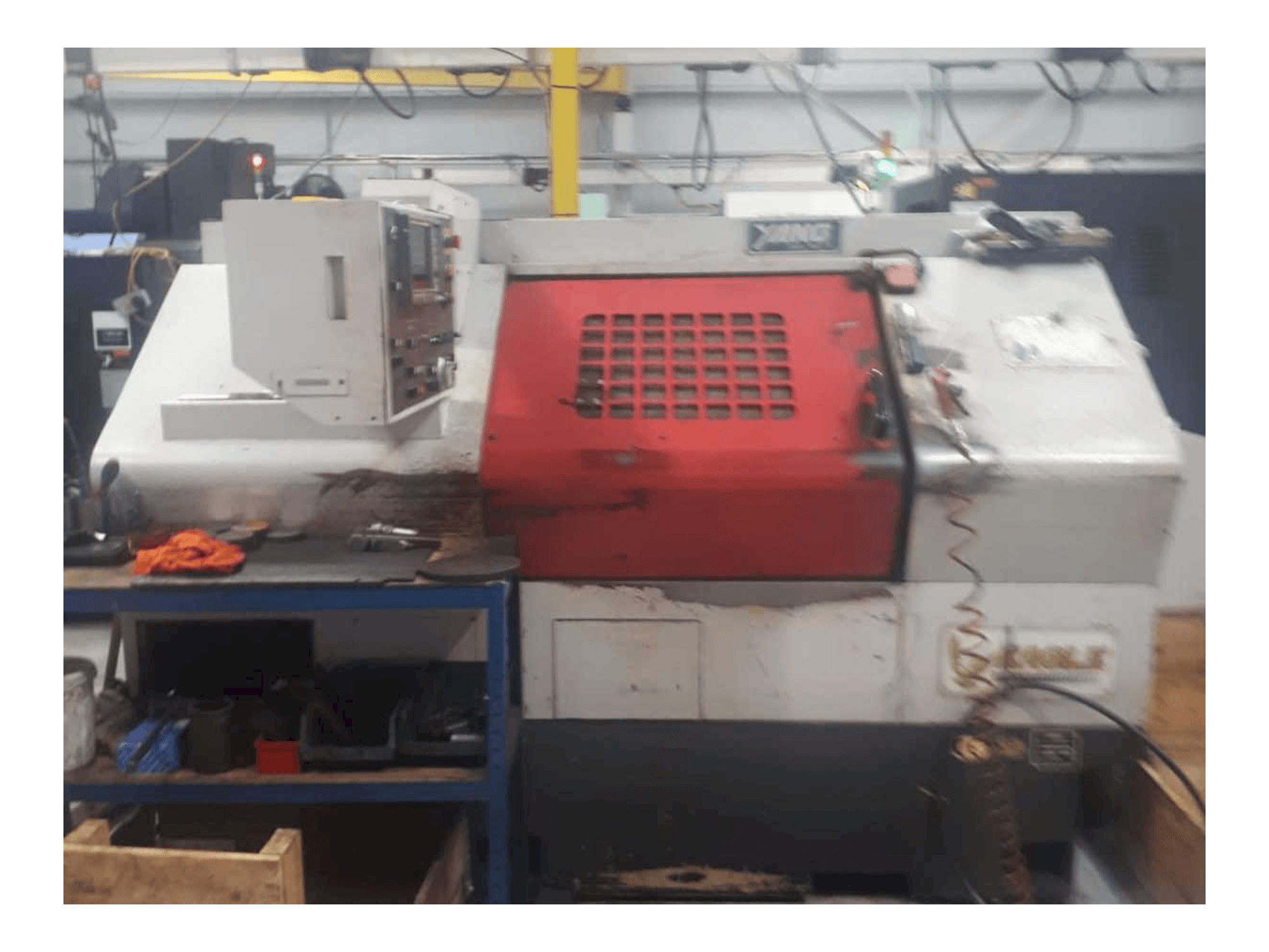 Čelní pohled na Yang SML-30 stroj