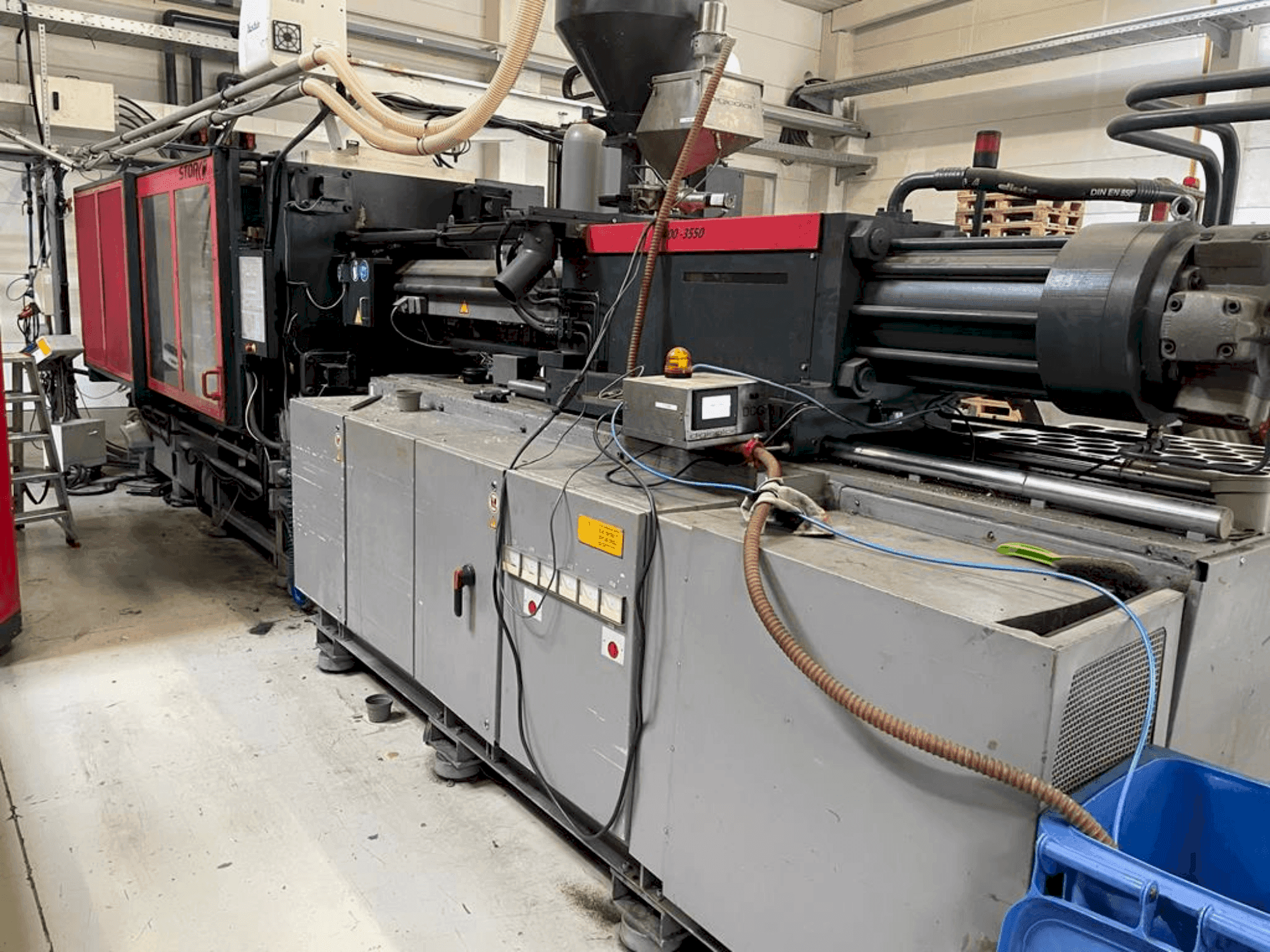 Čelní pohled na STORK SXS 4400-3550 stroj