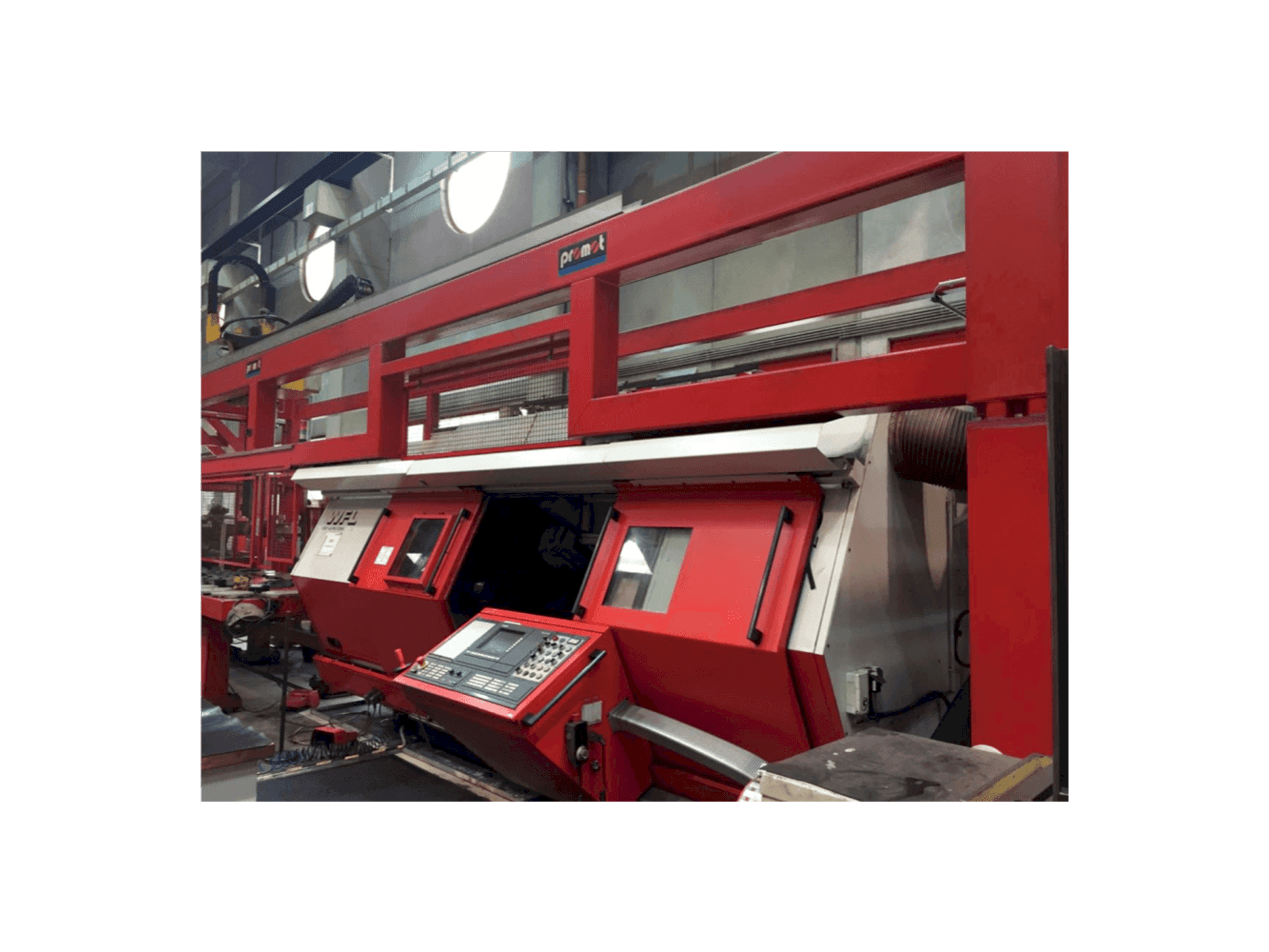 Čelní pohled na WFL M50 stroj