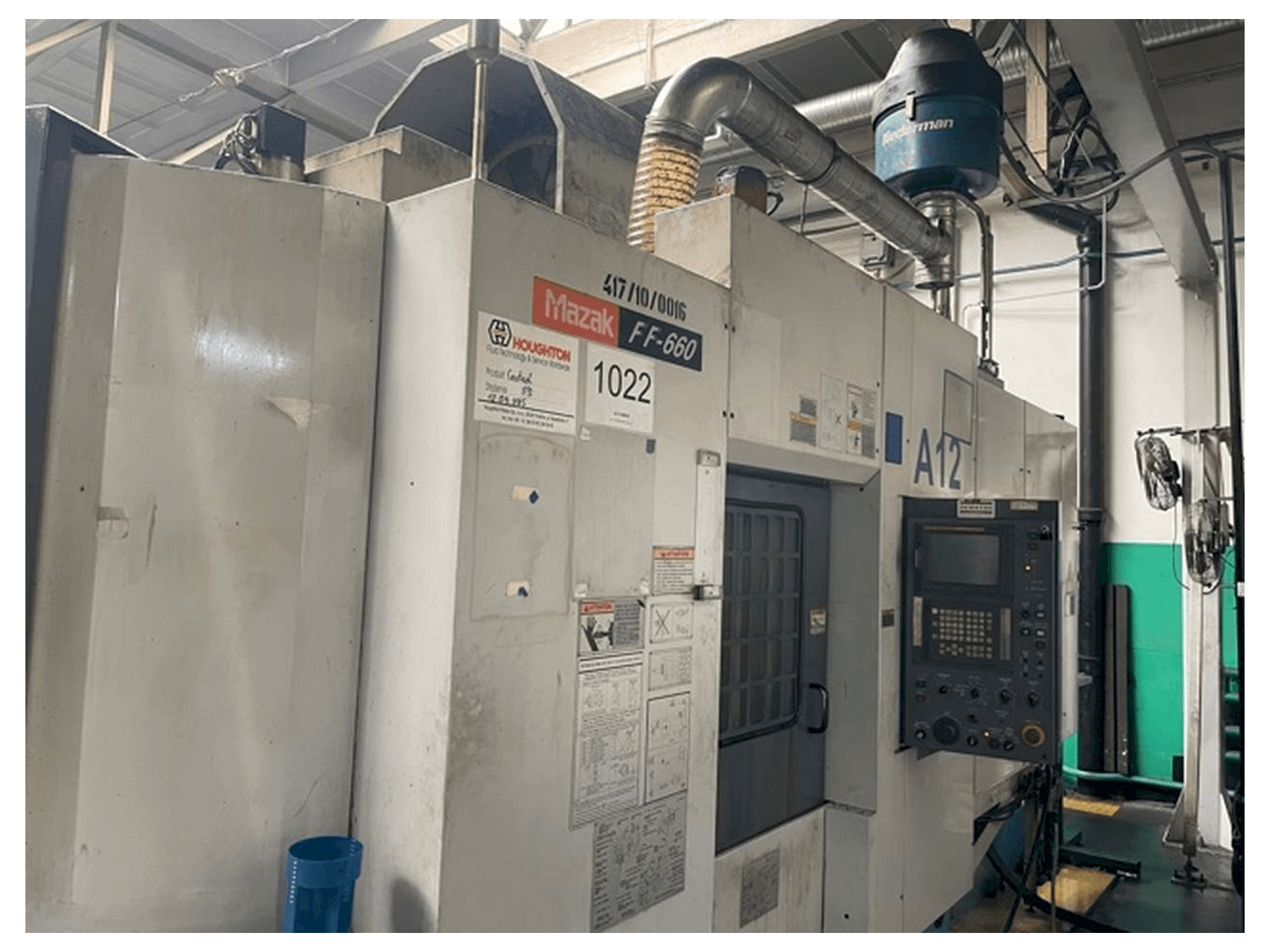 Čelní pohled na Mazak FF-660 stroj