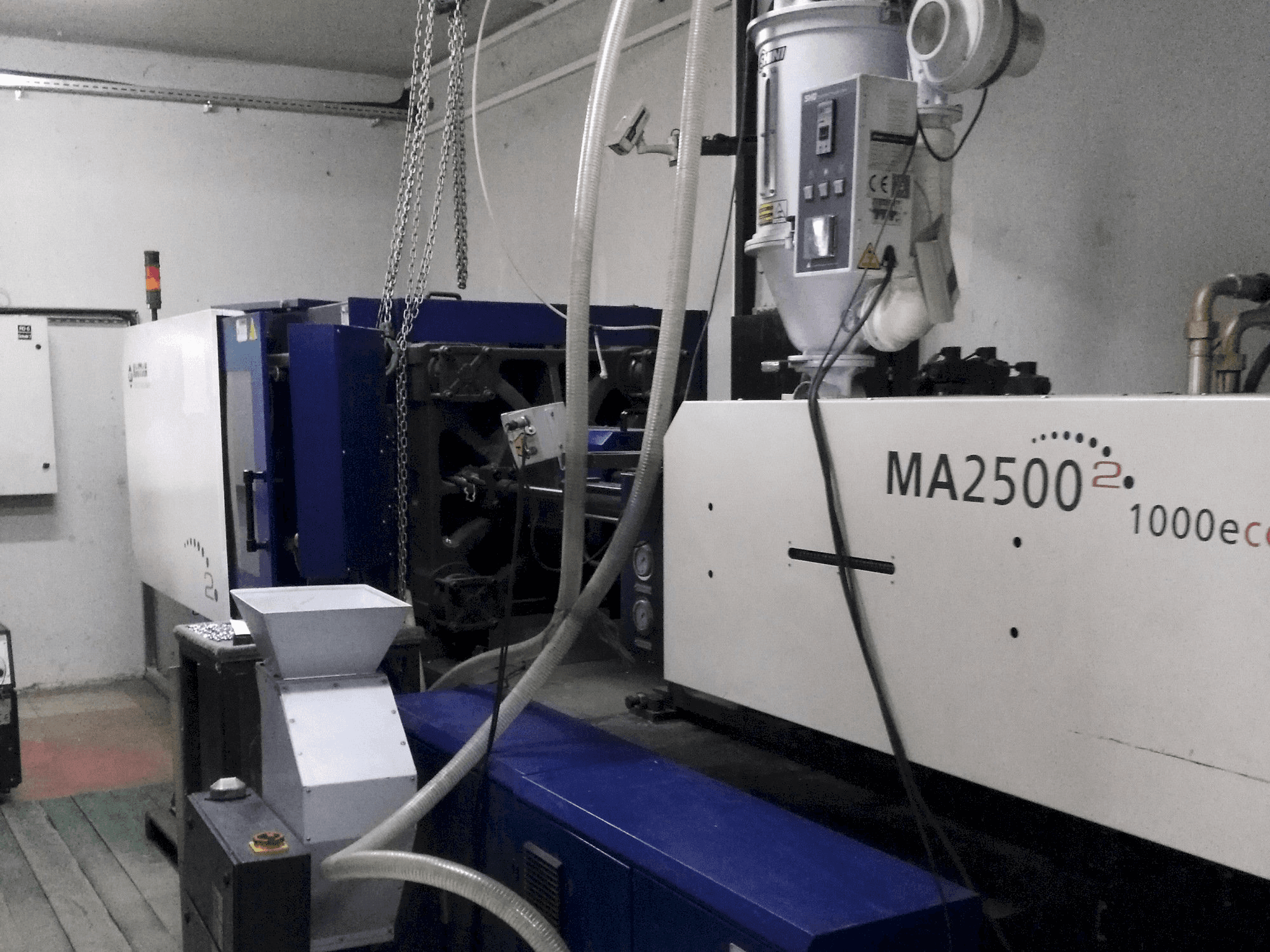 Čelní pohled na HAITIAN MA2500 II ECO stroj