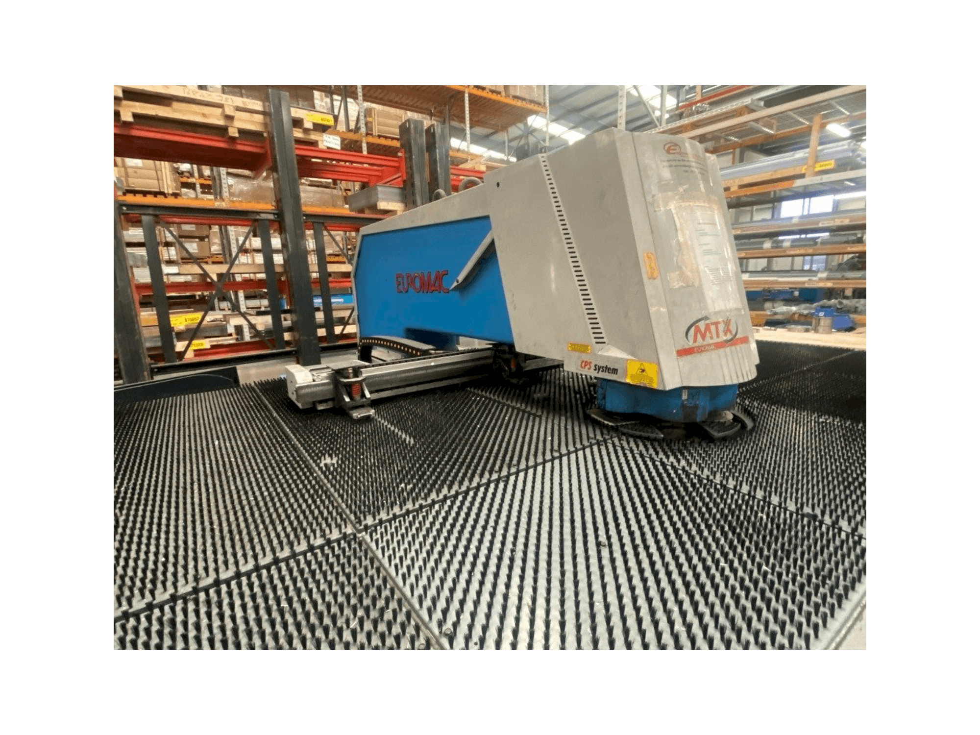 Čelní pohled na Euromac MTX Index stroj