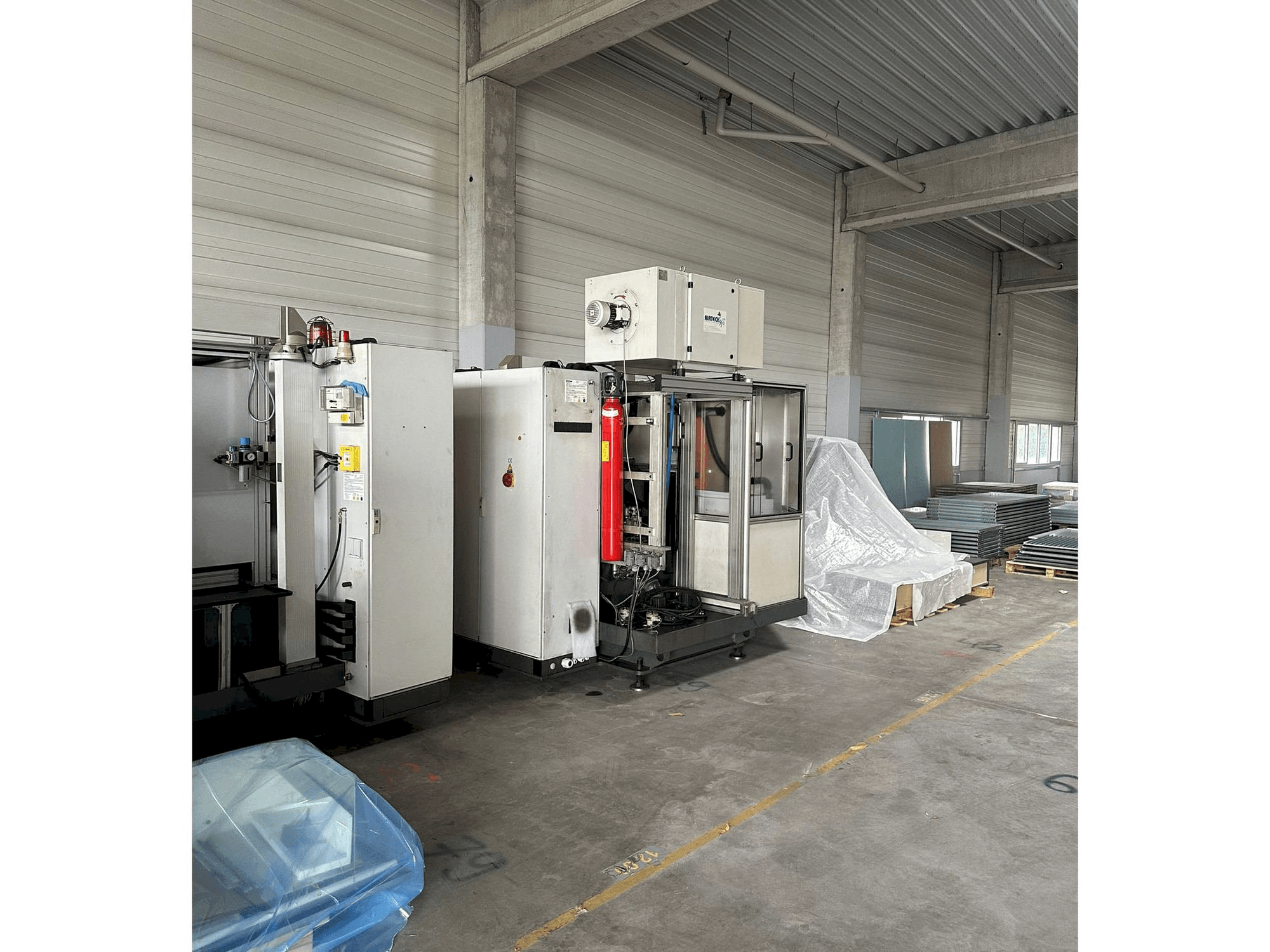 Čelní pohled na Geiger CNC stroj