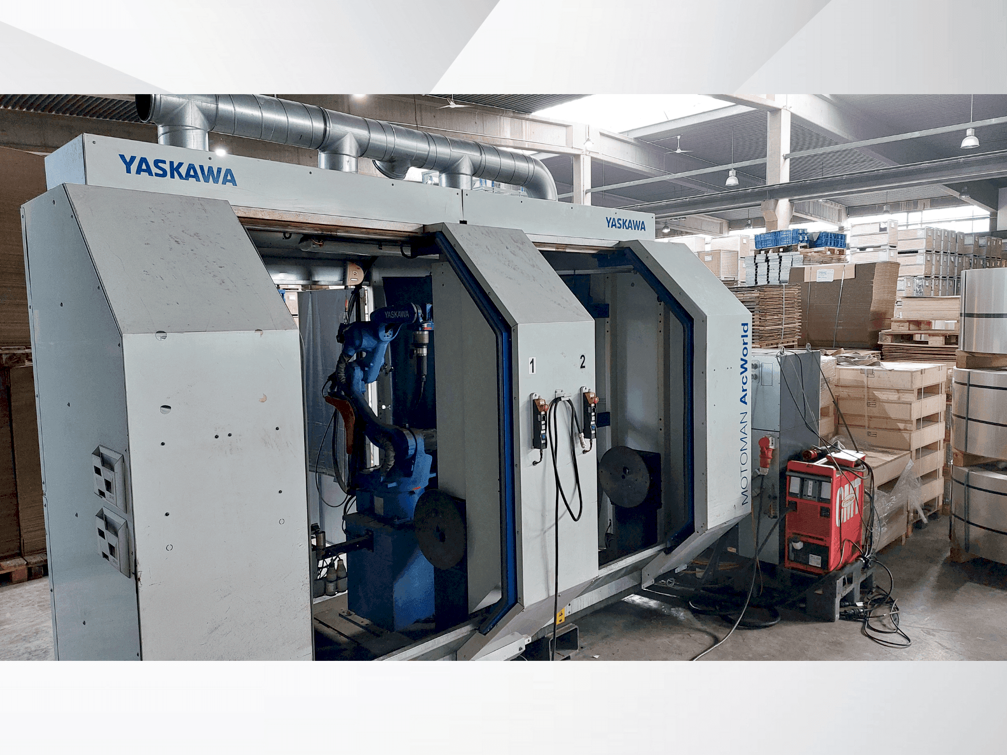 Čelní pohled na Yaskawa Motoman ArcWorld stroj