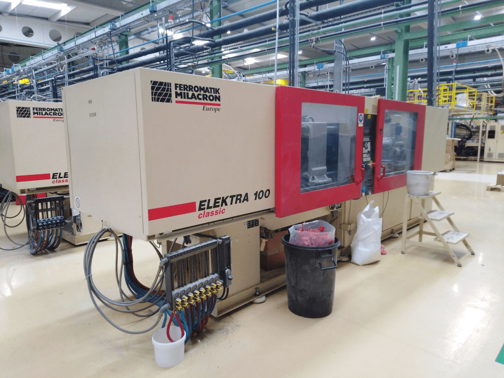 Čelní pohled na Ferromatik Electra 100 stroj