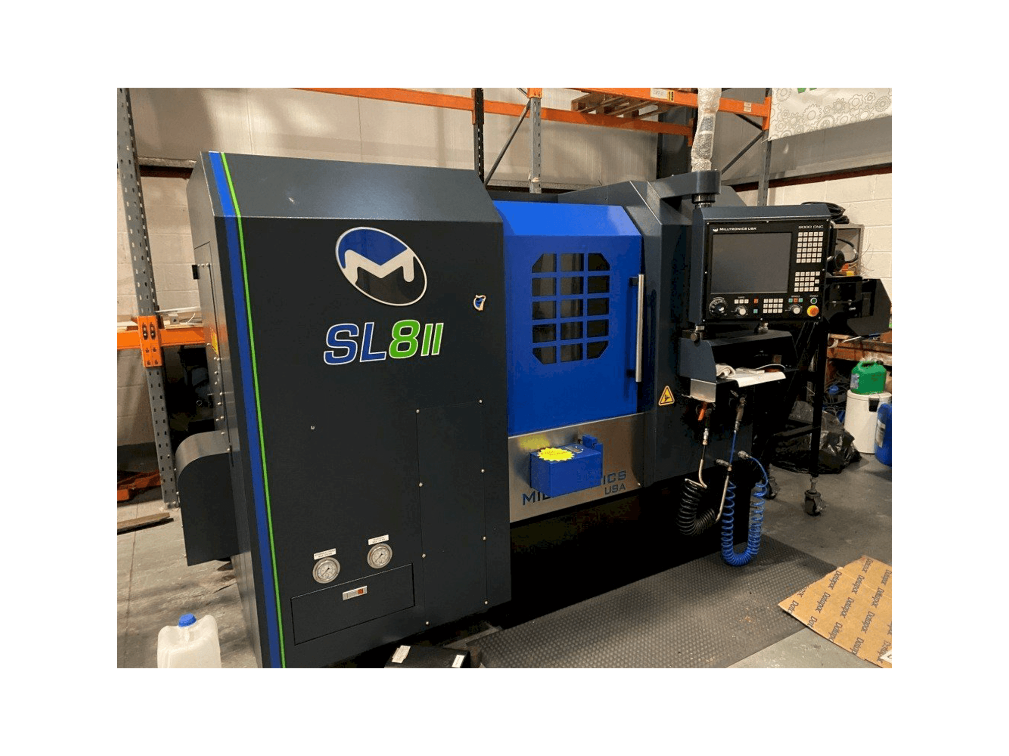 Čelní pohled na MILLTRONICS SL8-II stroj