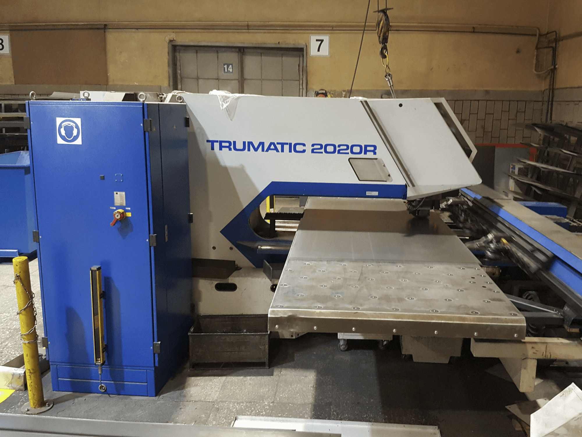 Čelní pohled na Trumpf Trumatic 2020R stroj