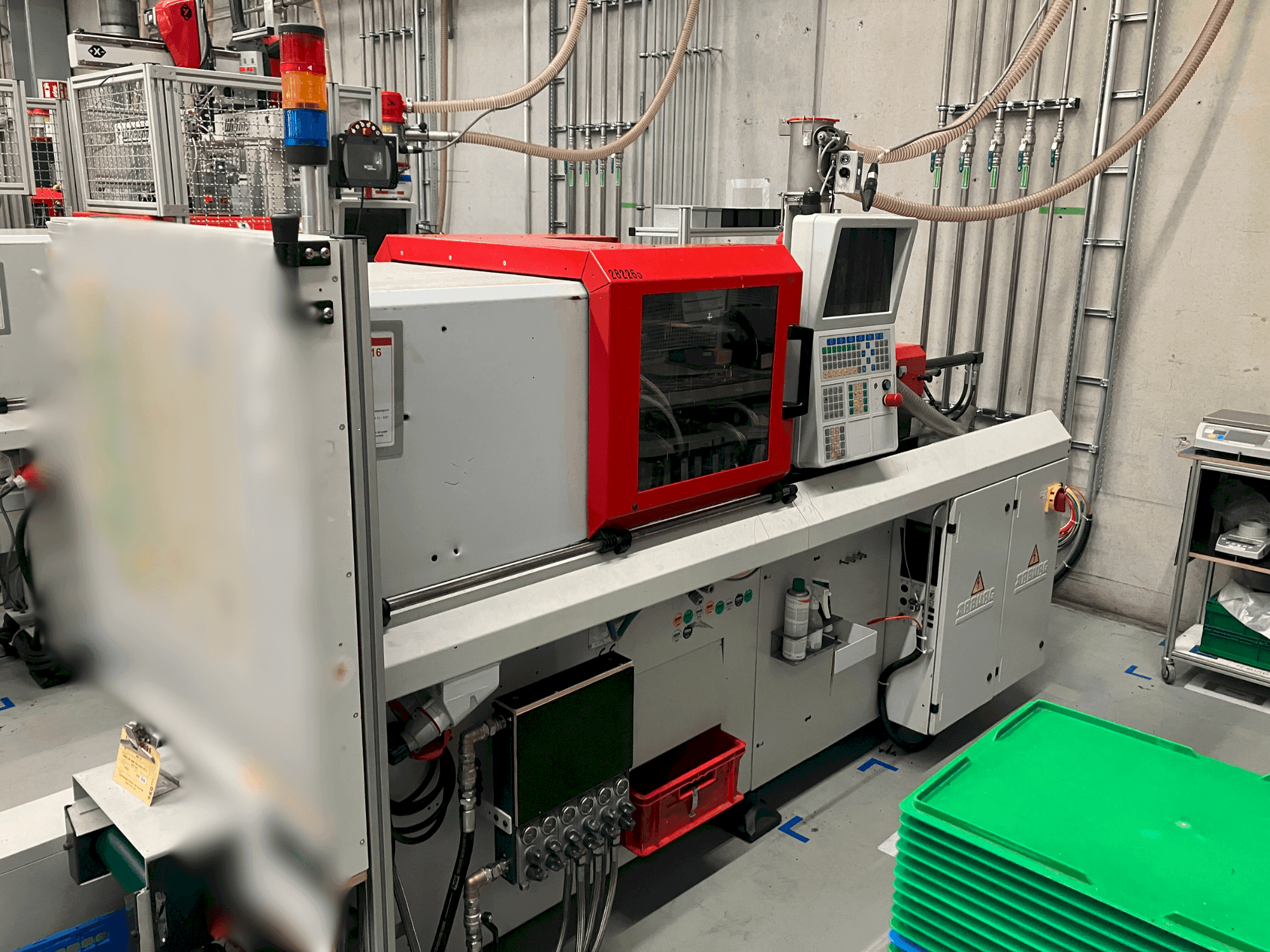 Čelní pohled na Arburg Allrounder 270 S 250-60 stroj