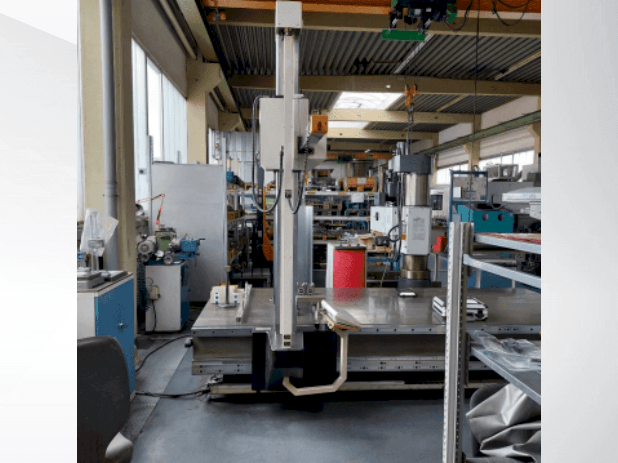 Čelní pohled na Stiefelmayer C-Man stroj