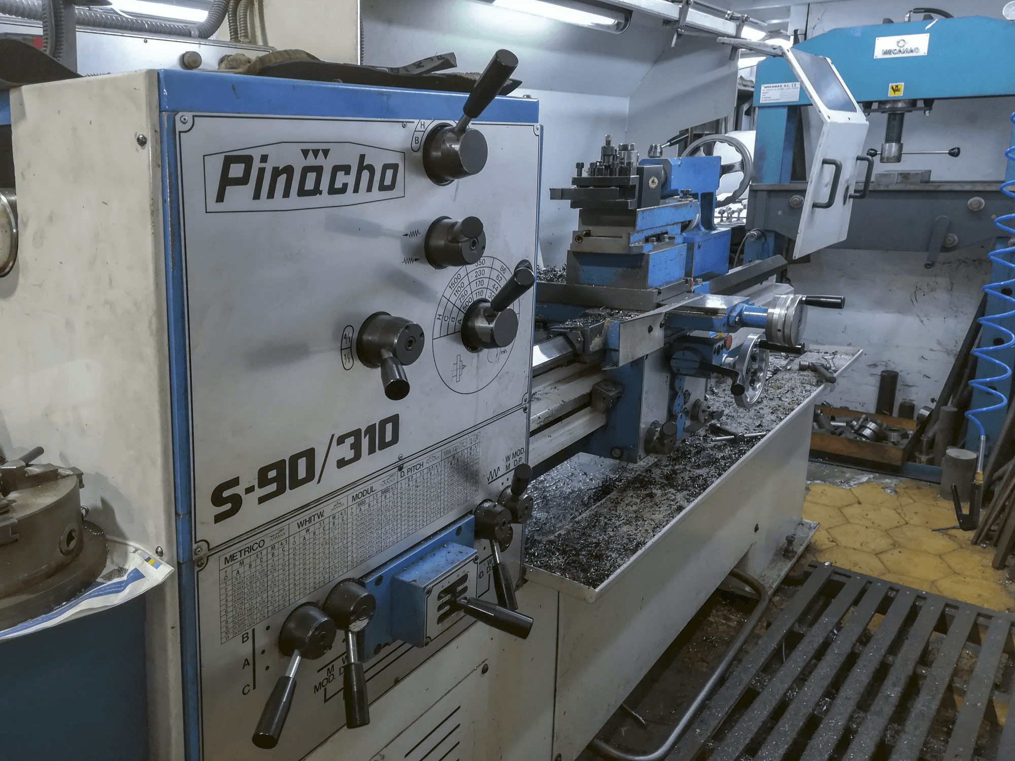 Levý pohled 1 na Pinacho S-90/310 stroj