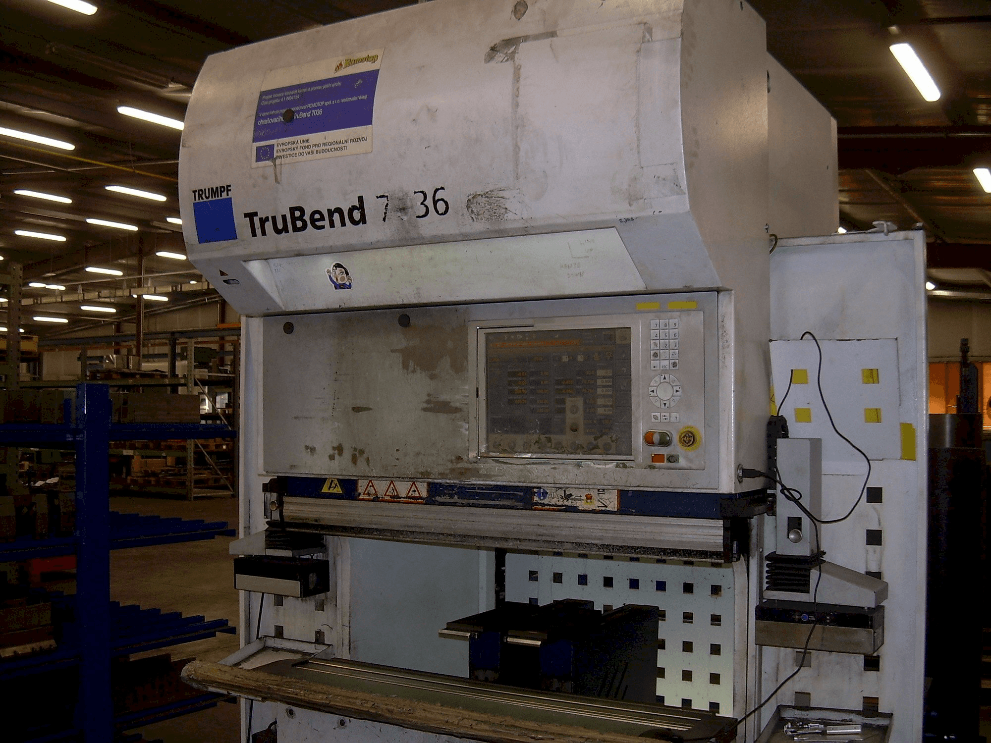 Čelní pohled na TRUMPF TruBend 7036 stroj