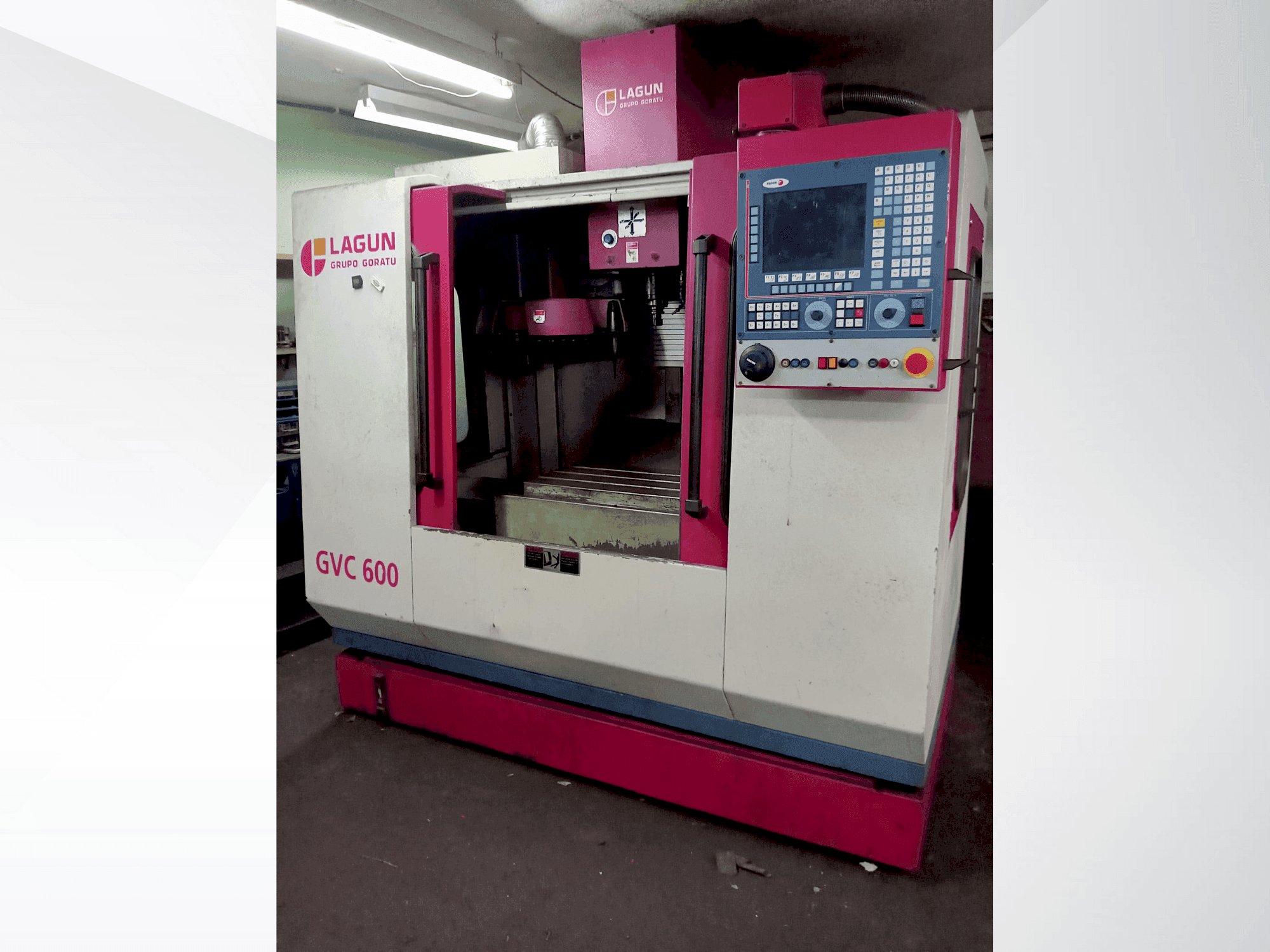 Čelní pohled na LAGUN GVC 600 stroj