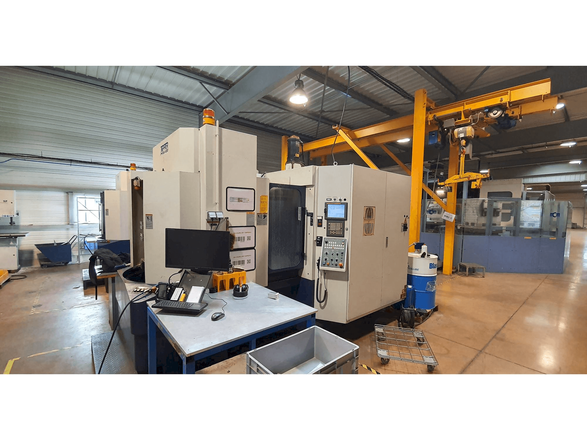 Čelní pohled na Tongtai H400 stroj