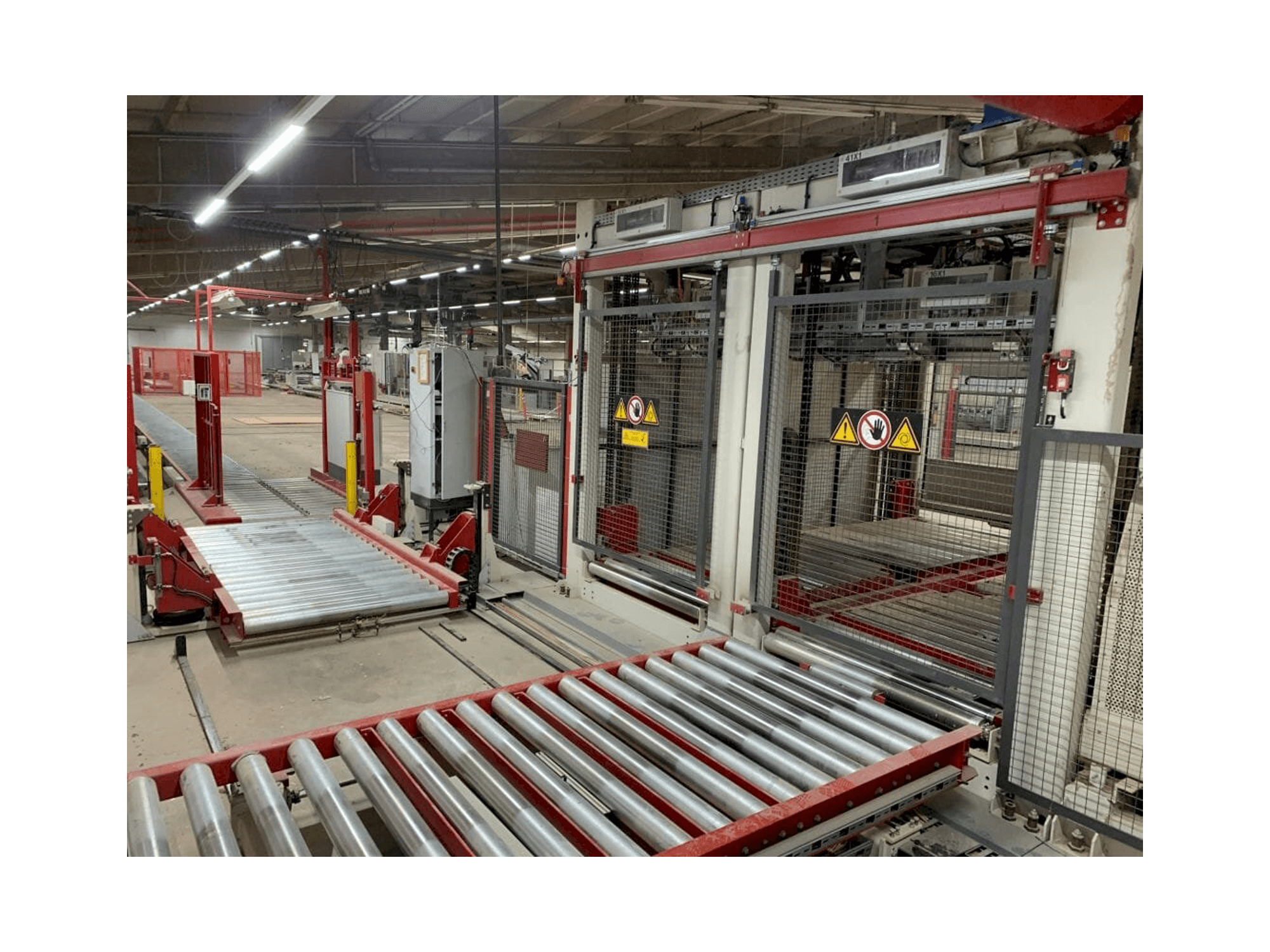 Čelní pohled na IMA AM33 - 3000 /1300 Systems stroj