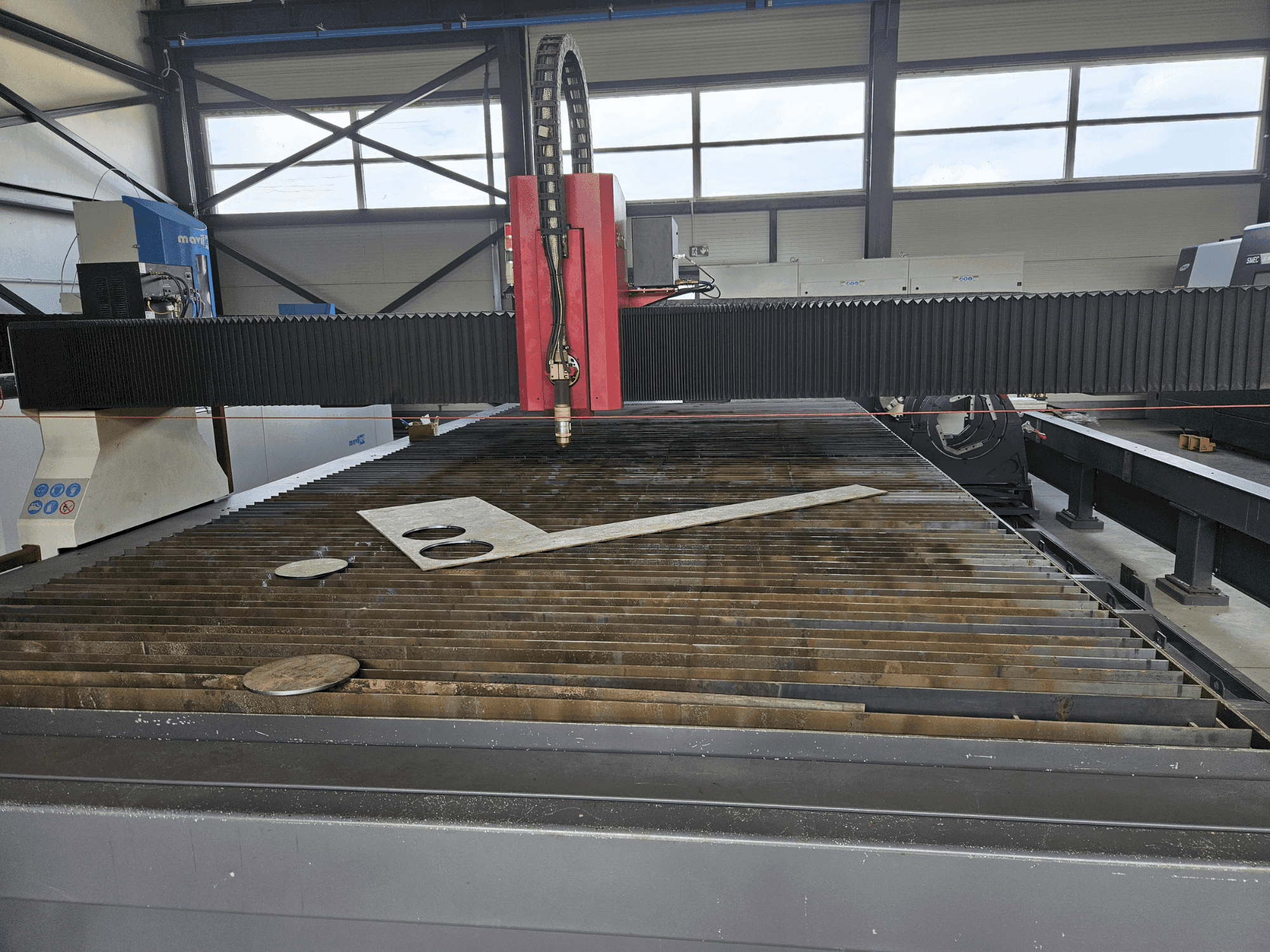 Čelní pohled na Baykal BPS-3006 stroj