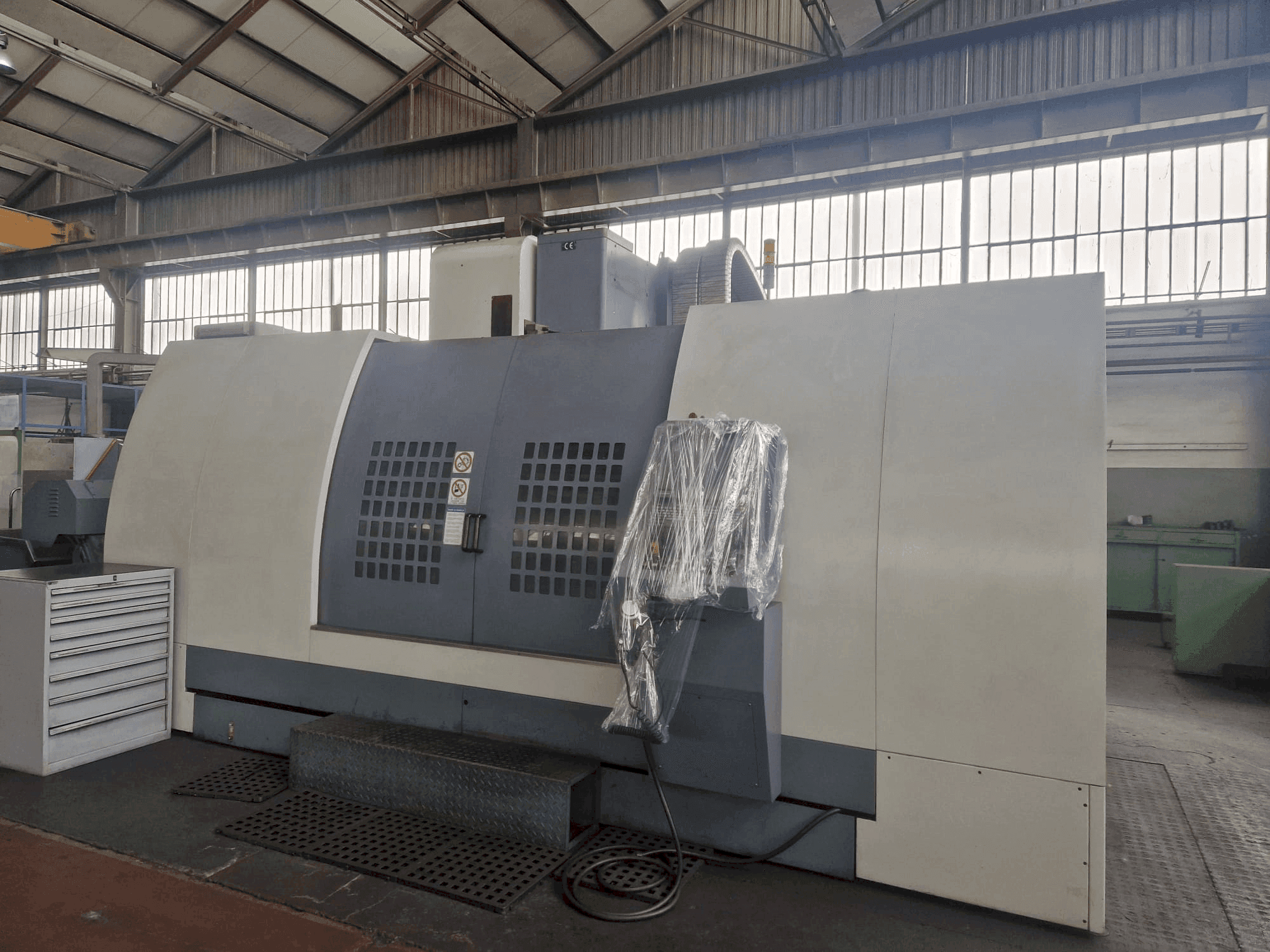 Čelní pohled na VESTA SKV 920 SE stroj