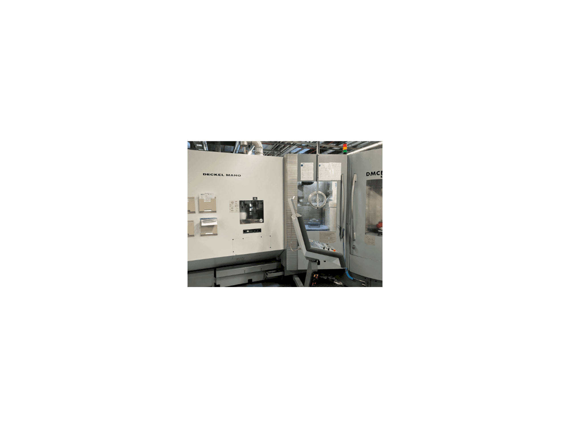 Čelní pohled na DECKEL MAHO DMC 60 T RS3 stroj