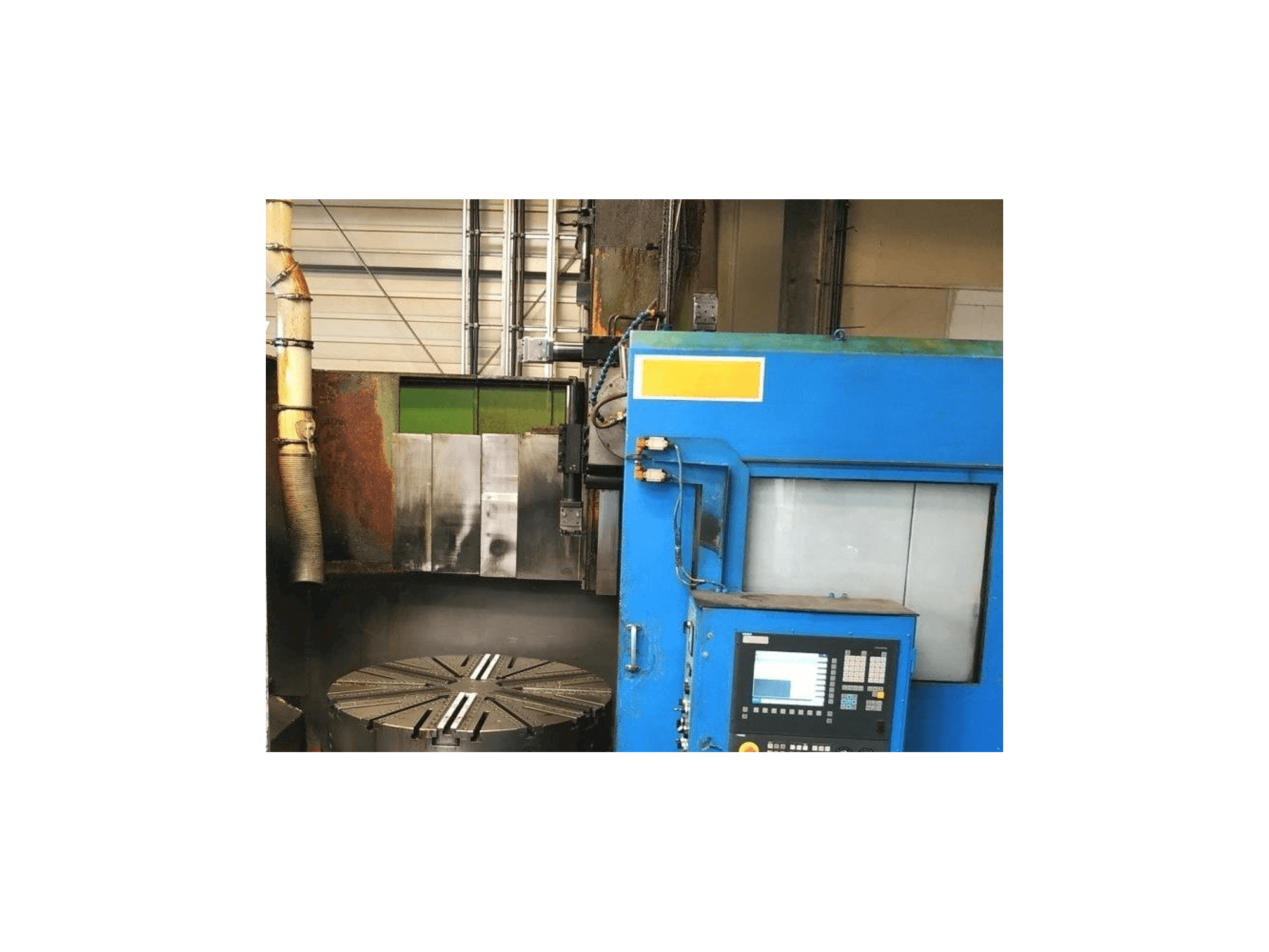 Čelní pohled na Carnaghi AT 1400 stroj