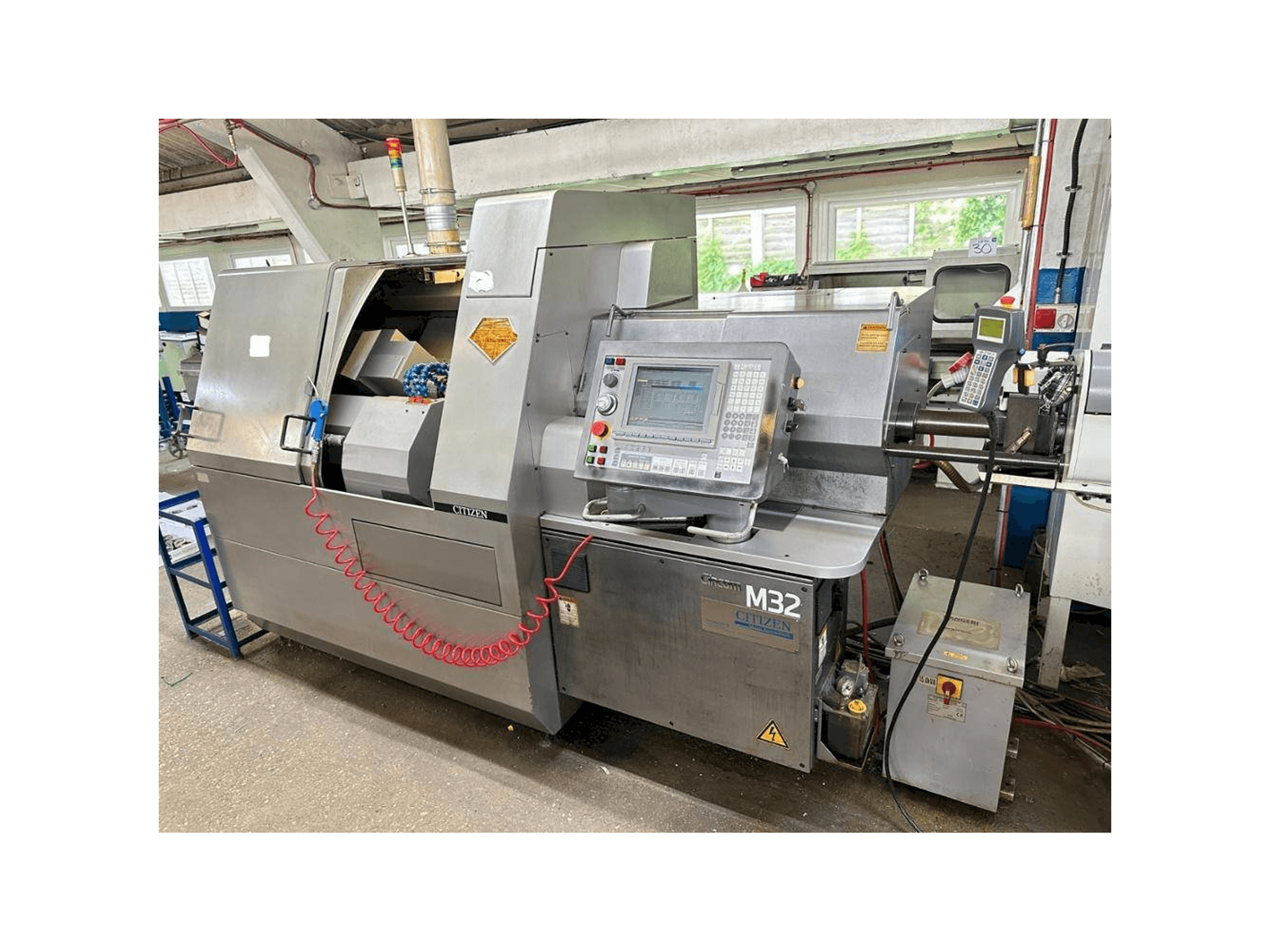 Čelní pohled na Citizen M32V stroj