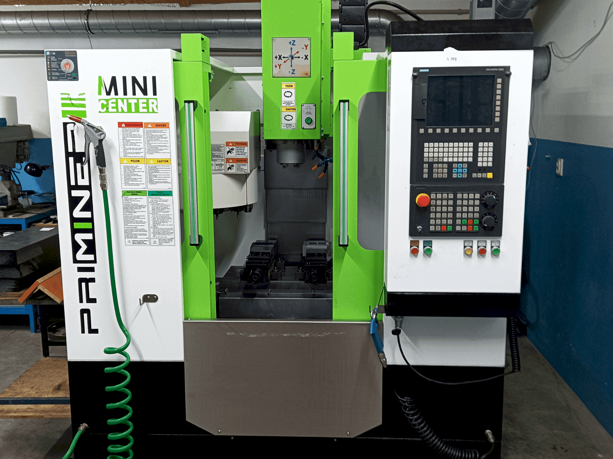 Čelní pohled na Priminer MINI stroj