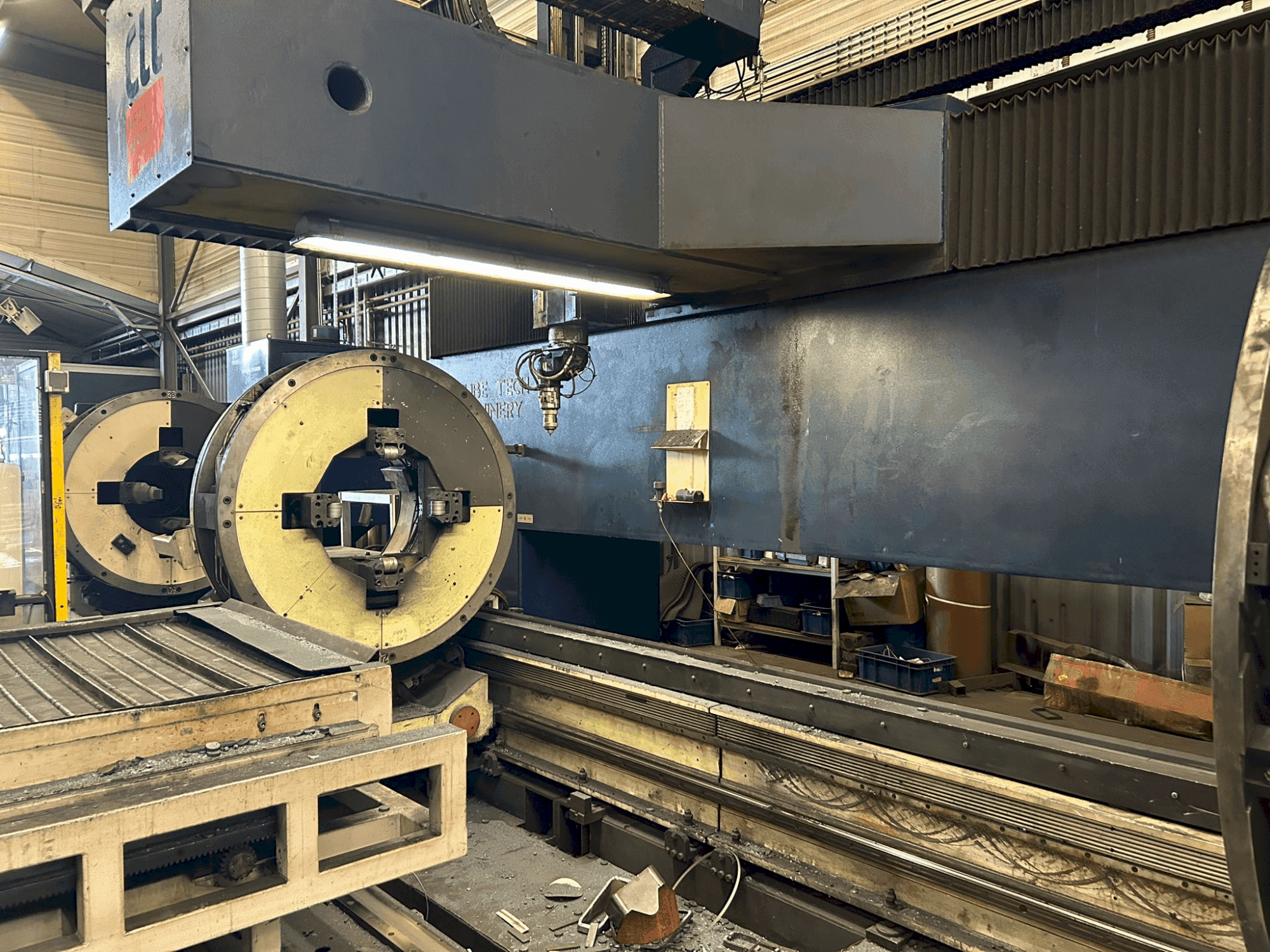 Čelní pohled na TTM FL 600 3D stroj