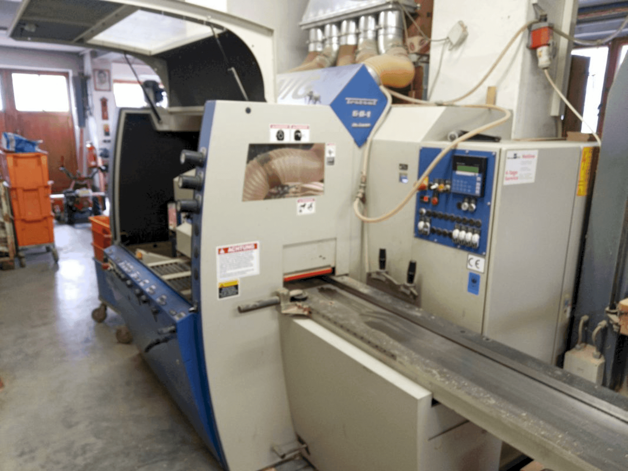 Čelní pohled na WEINIG / DIMTER Unimat 500 stroj