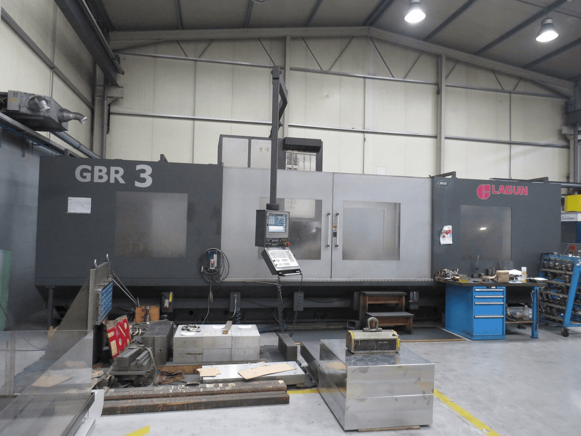 Čelní pohled na LAGUN GBR3 stroj