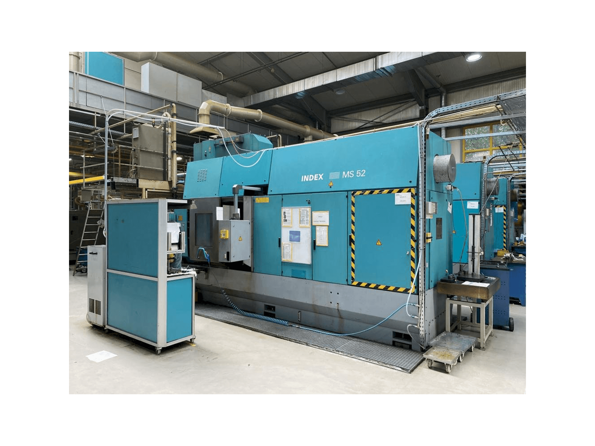 Čelní pohled na Index MS 52 G stroj