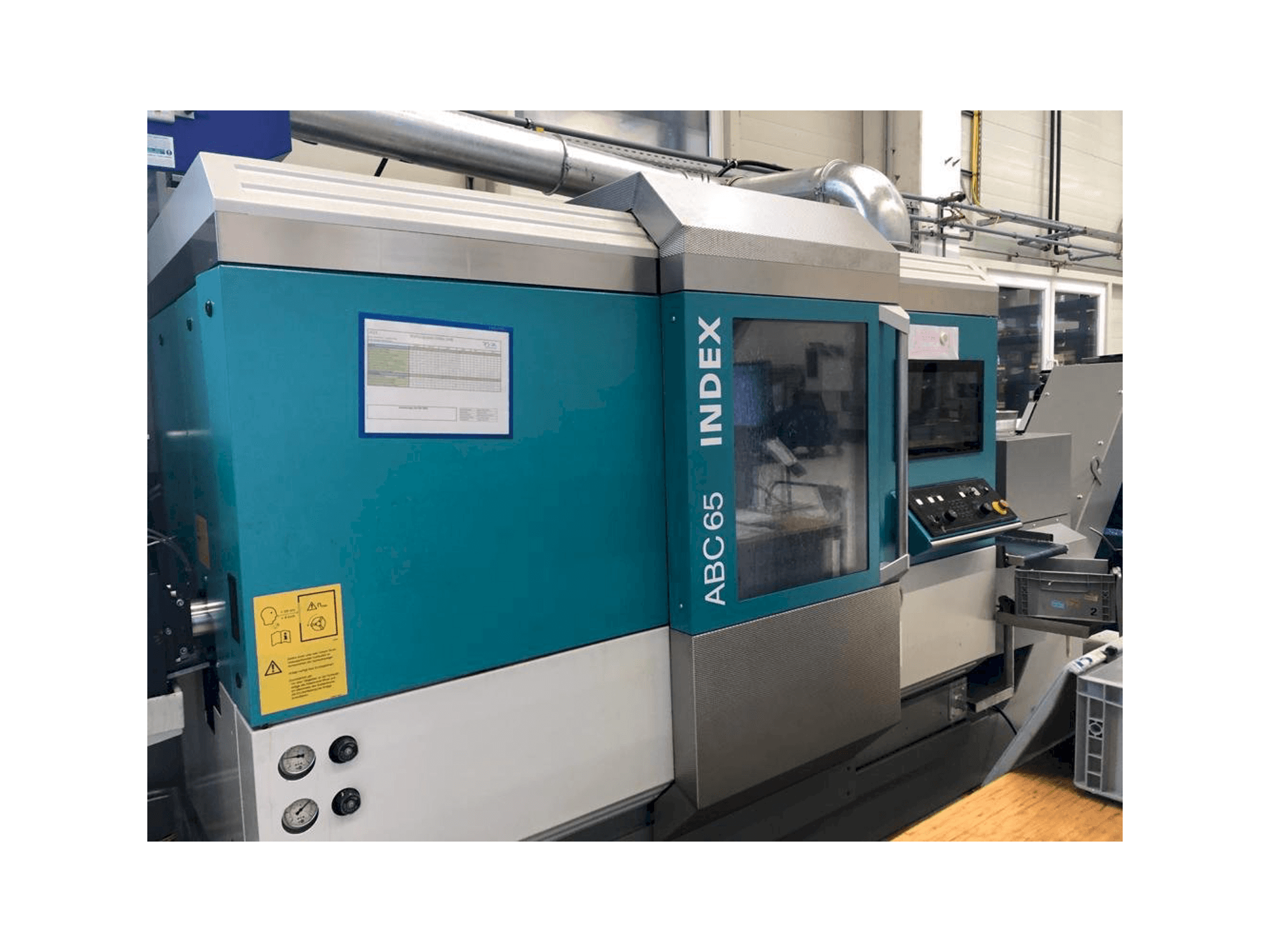 Čelní pohled na Index ABC65 stroj