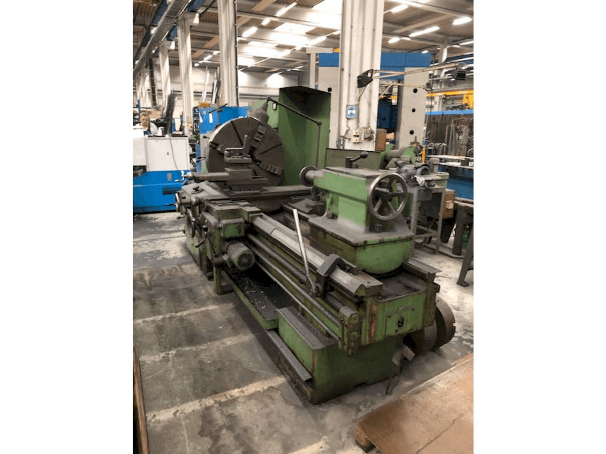 Čelní pohled na DLZ 800 stroj