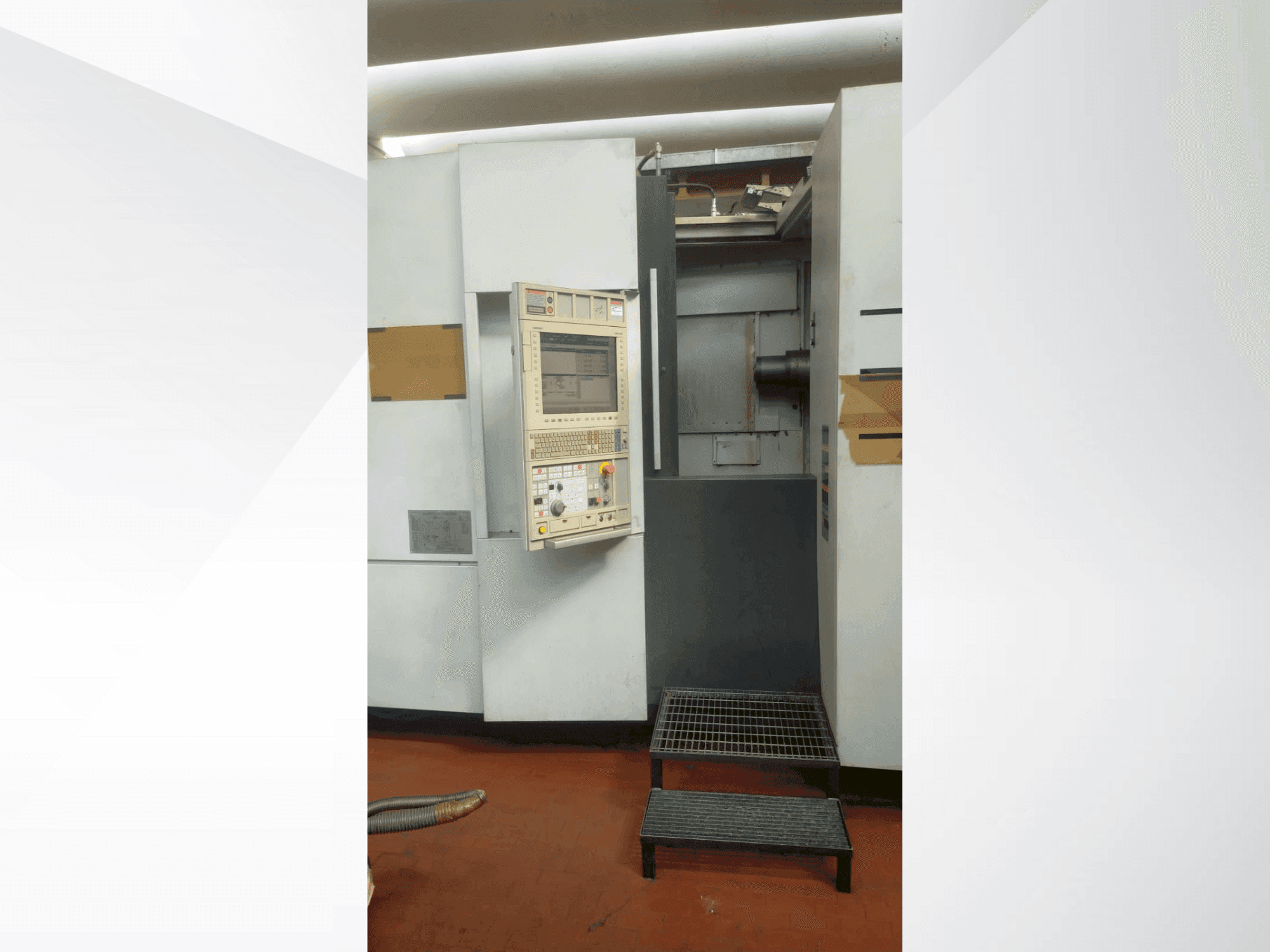 Čelní pohled na MORI SEIKI NH 5000/40 DCG stroj