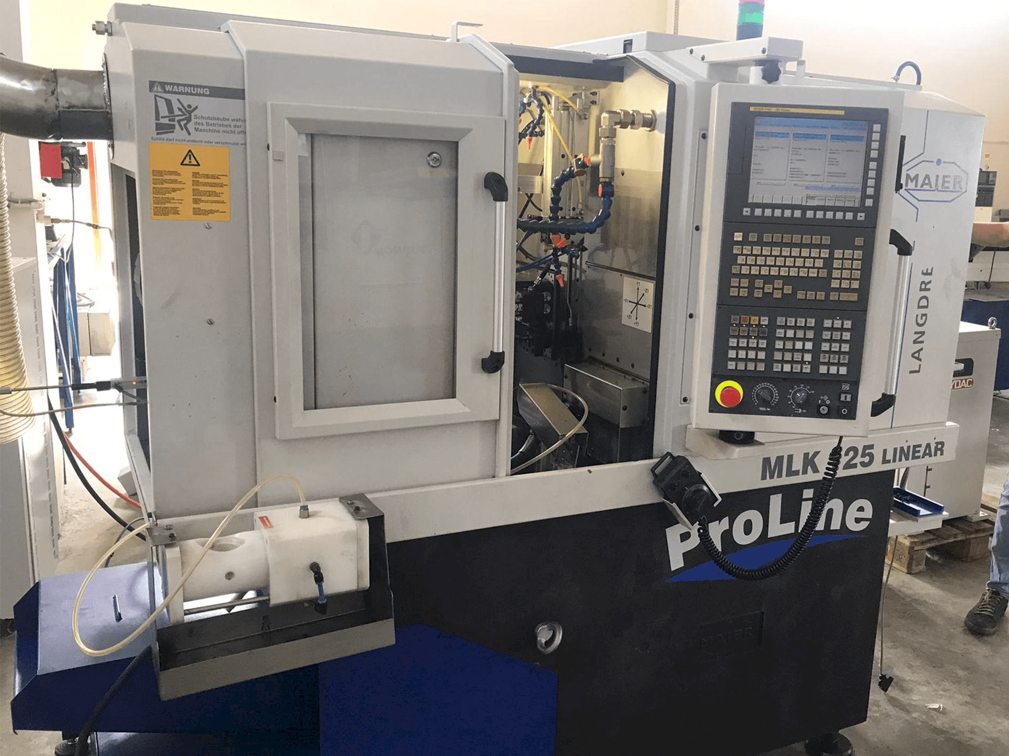 Čelní pohled na Maier MLK 125 Linear stroj