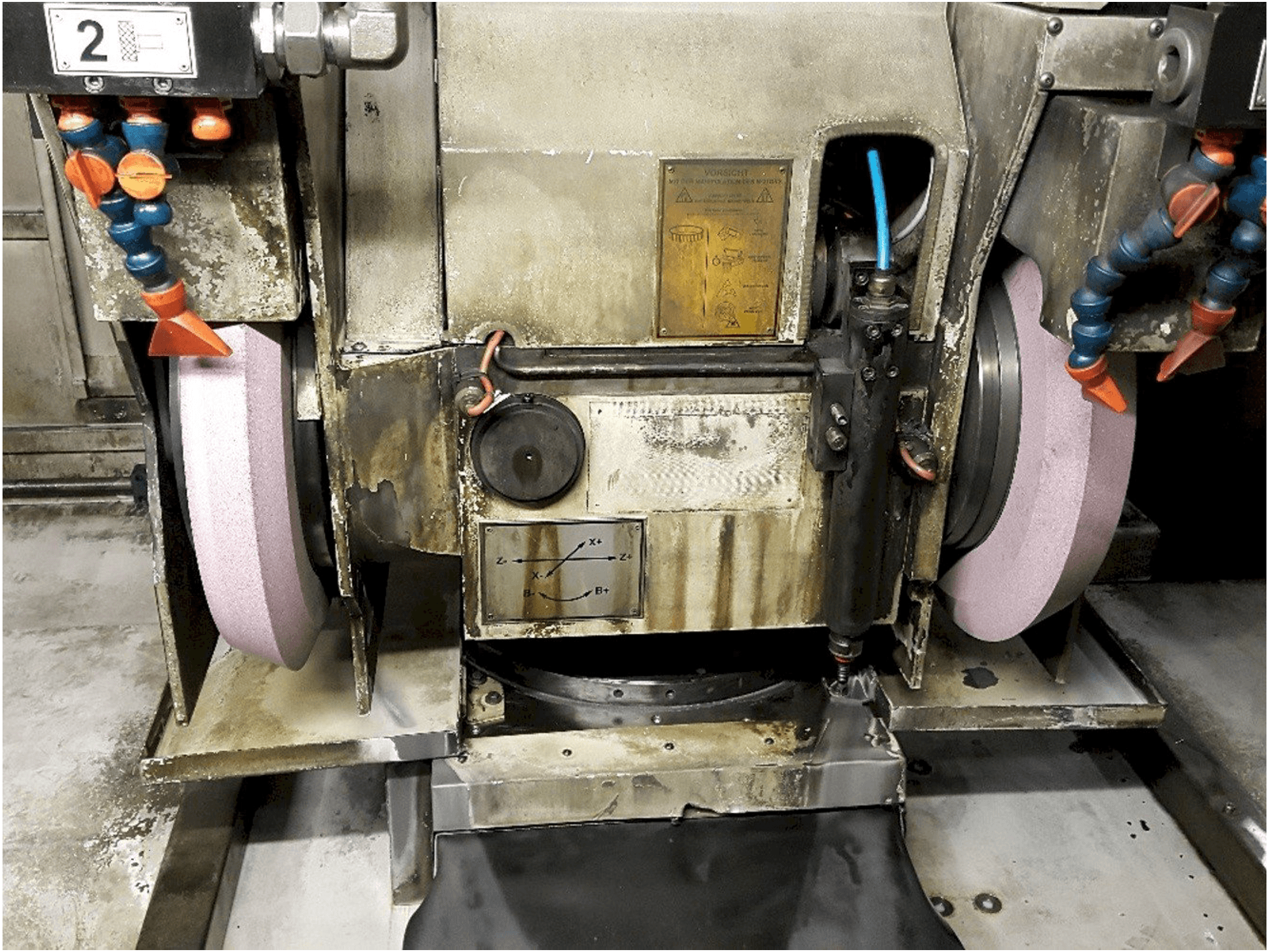 Čelní pohled na DANOBAT WT-62-3B stroj