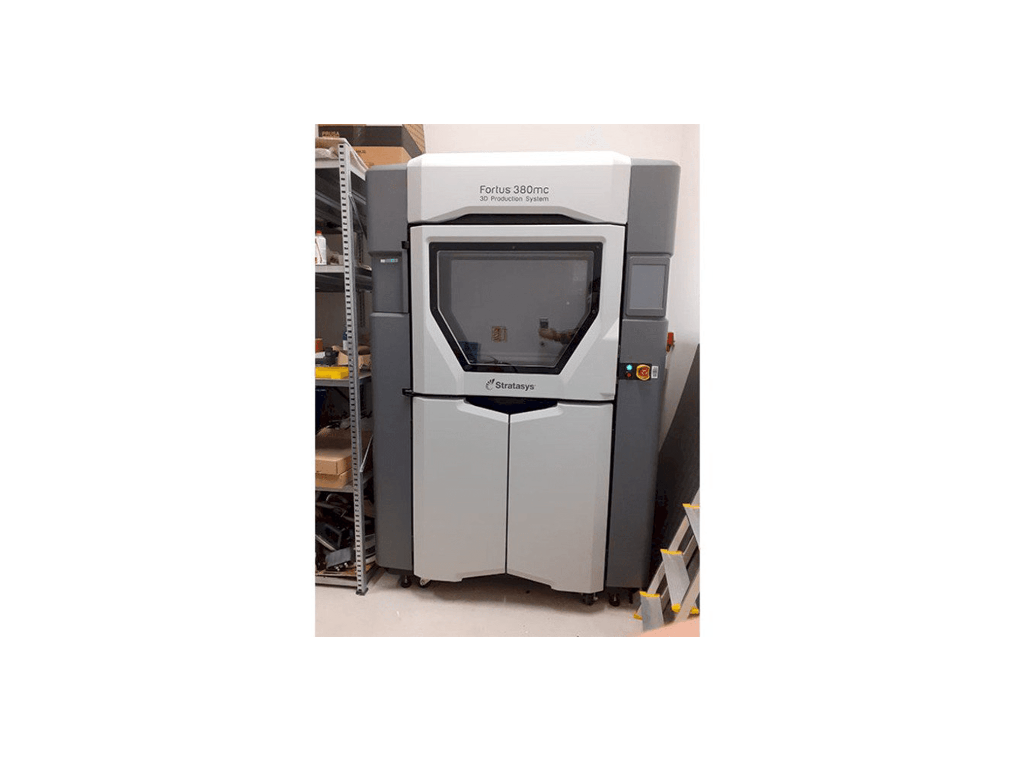 Čelní pohled na Stratasys Fortus 380MC stroj
