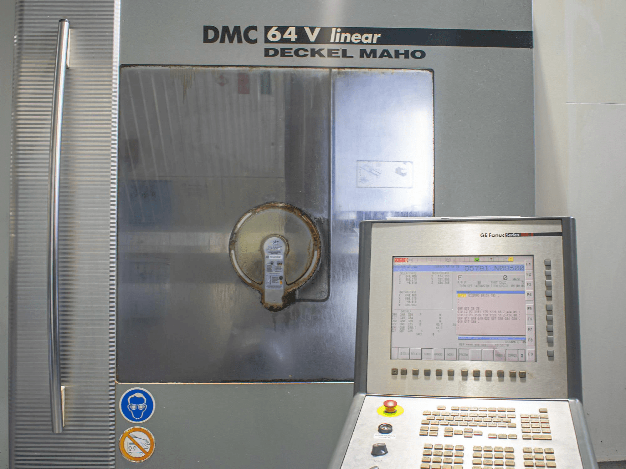 Čelní pohled na DECKEL MAHO DMC 64 V linear stroj