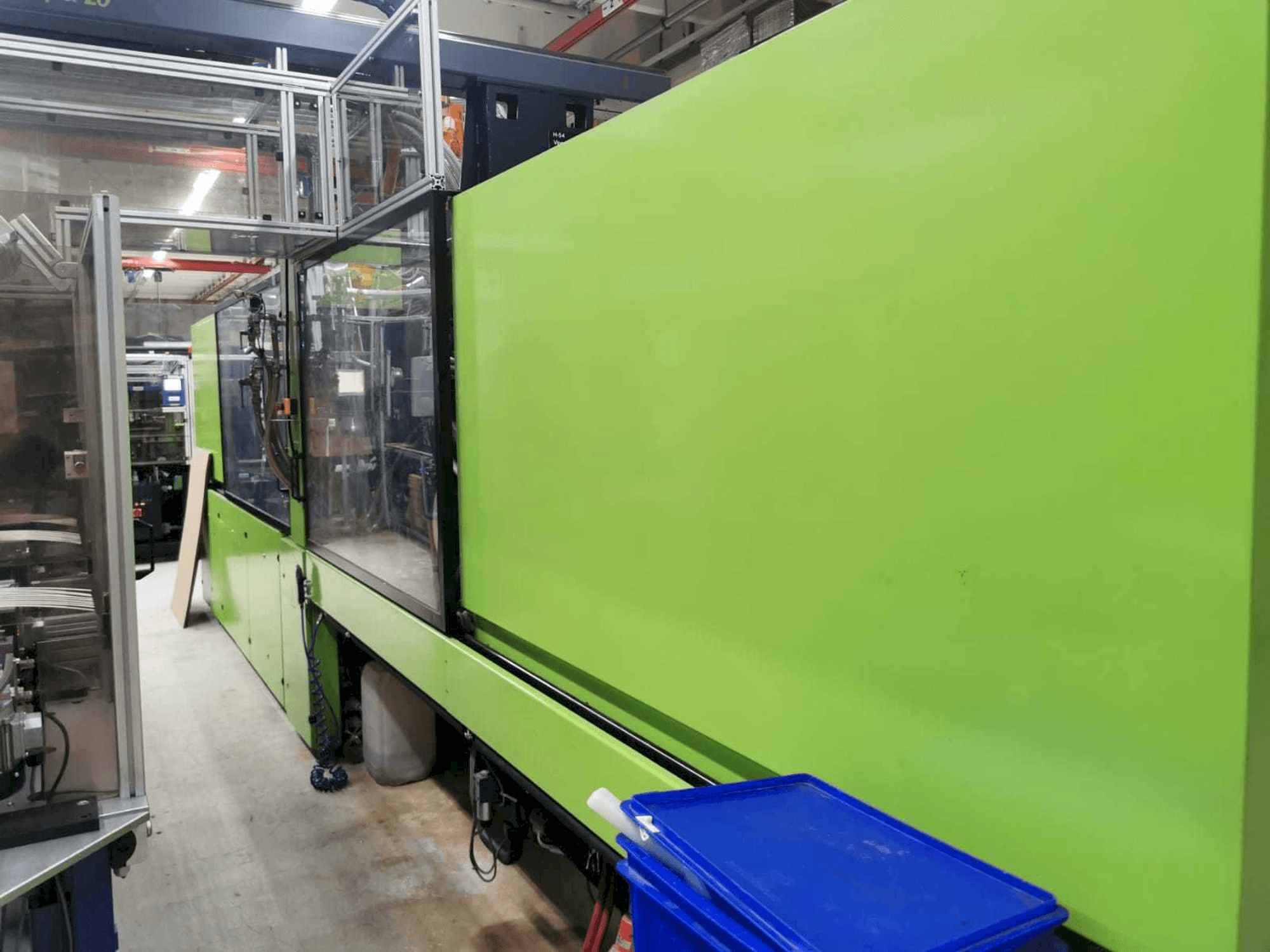 Pravý boční pohled na Engel ES 1800/400 HL stroj