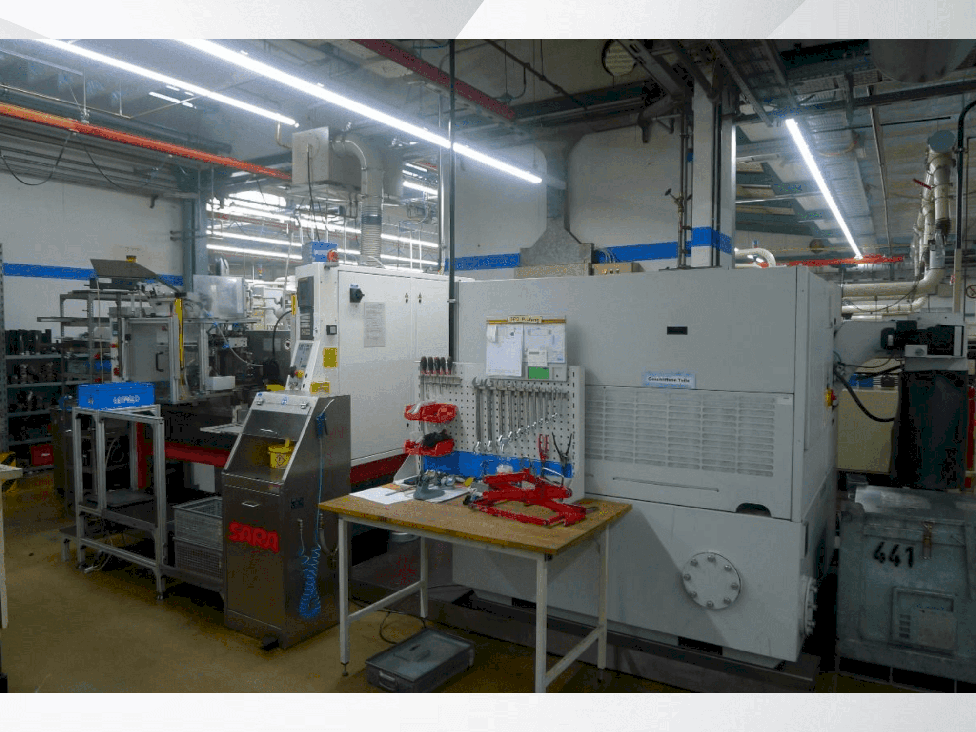 Boční pohled na TSCHUDIN ecoLine 400 stroj