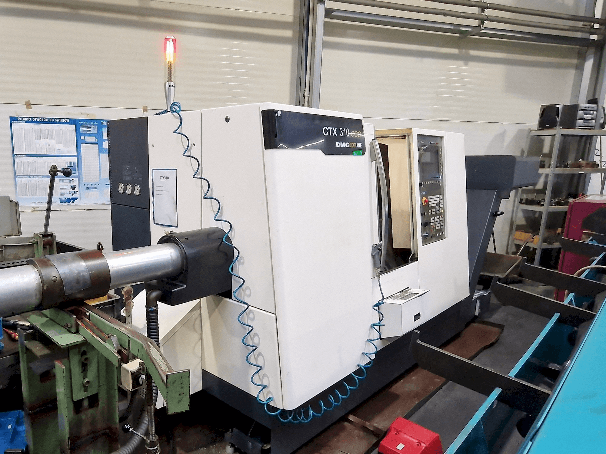 Levý boční pohled na DMG CTX 310 ecoline stroj